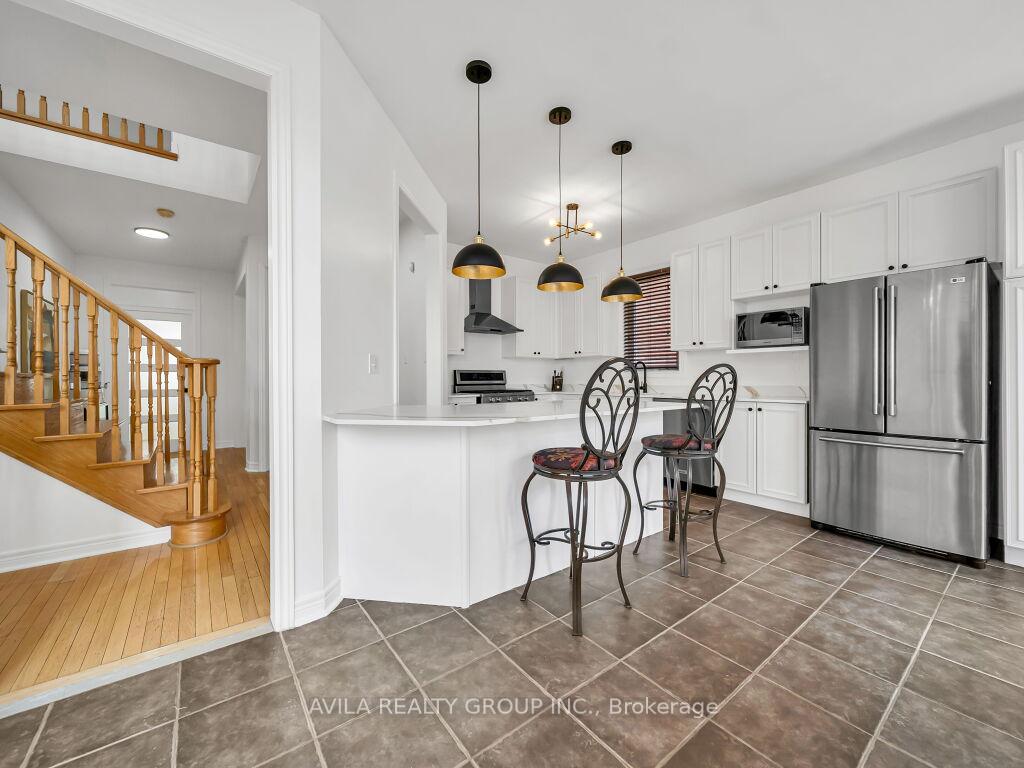 Photo 14 of 104 Southlake Boulevard, Brampton, Madoc — HOMEH