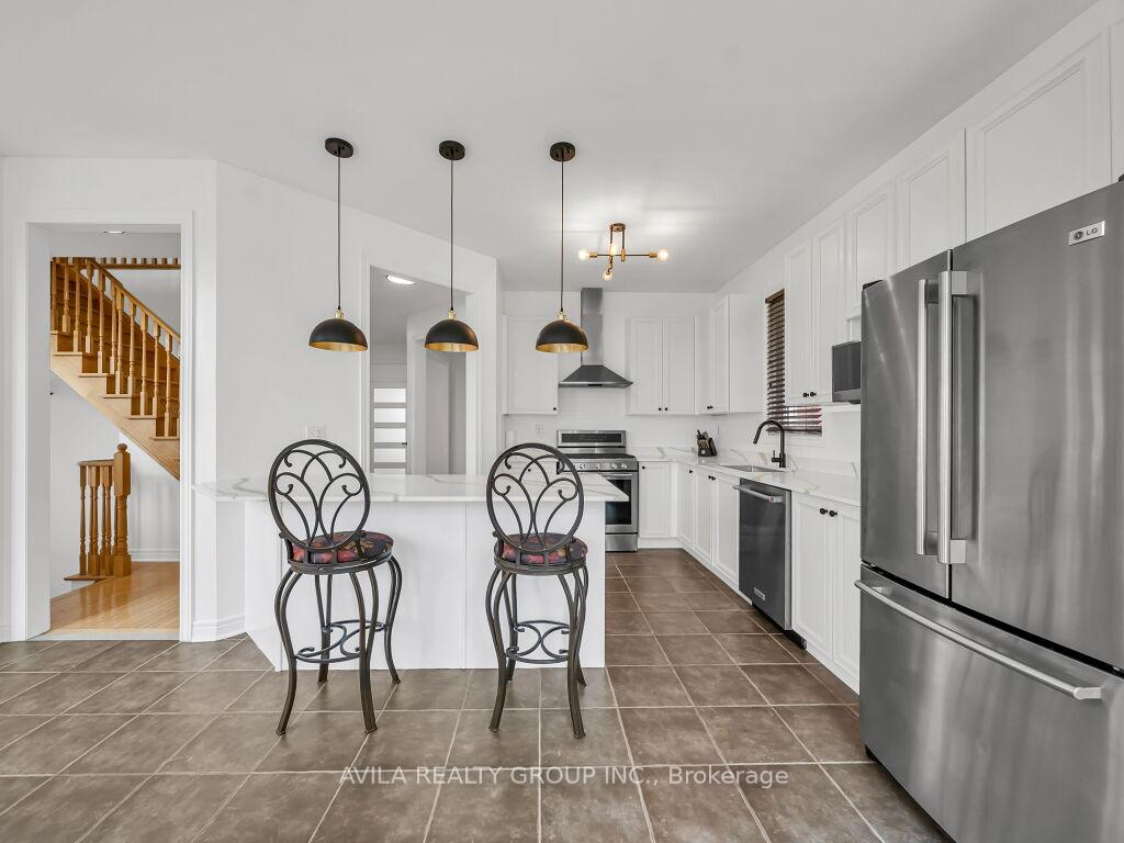 Photo 15 of 104 Southlake Boulevard, Brampton, Madoc — HOMEH