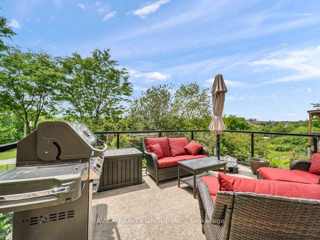 Photo 17 of 104 Southlake Boulevard, Brampton, Madoc — HOMEH
