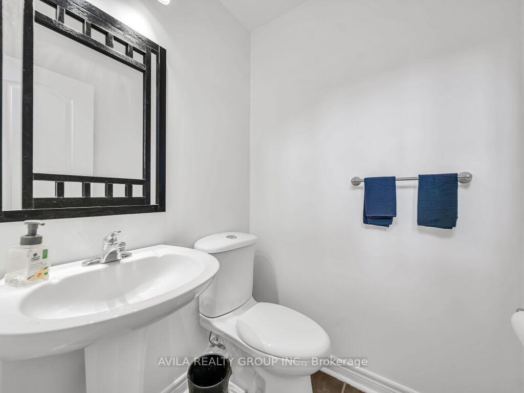 Photo 20 of 104 Southlake Boulevard, Brampton, Madoc — HOMEH