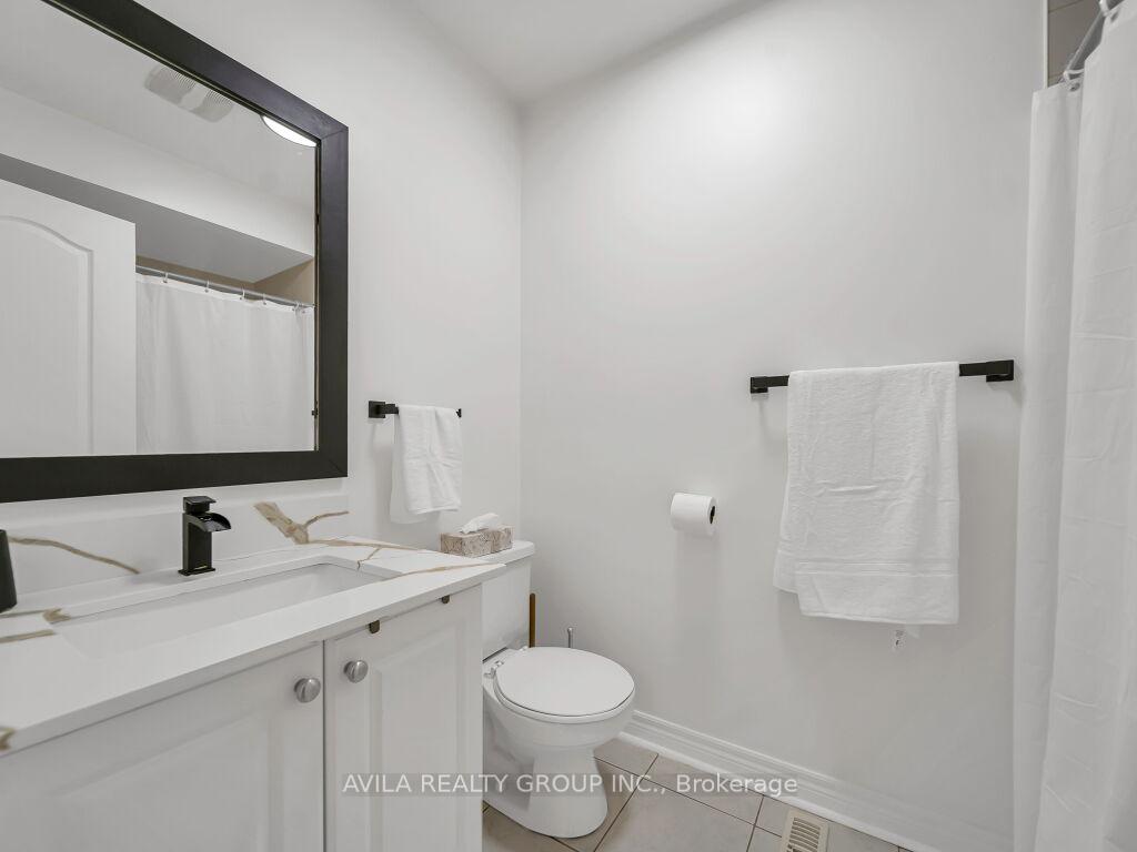Photo 35 of 104 Southlake Boulevard, Brampton, Madoc — HOMEH
