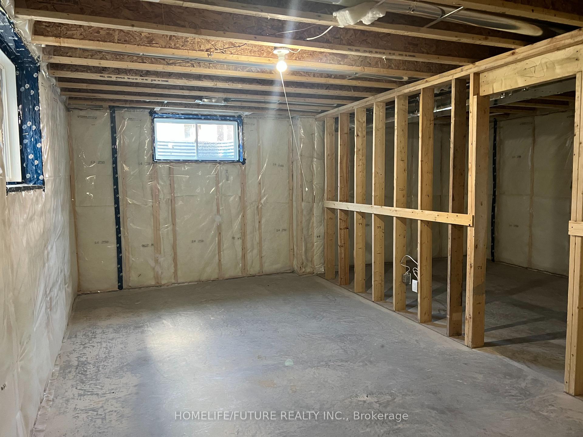 Photo 21 of 236 Oneil Street, Peterborough, Monaghan Ward 2 — HOMEH