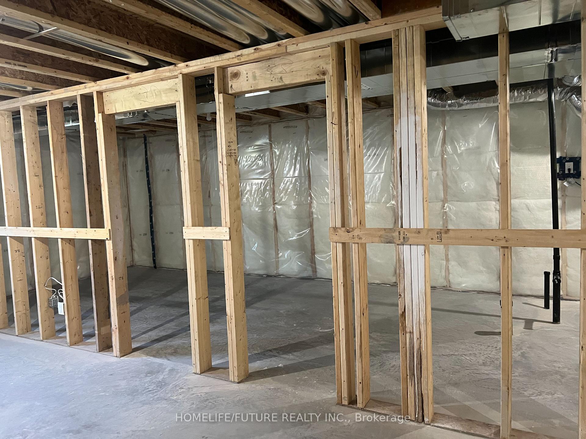 Photo 23 of 236 Oneil Street, Peterborough, Monaghan Ward 2 — HOMEH