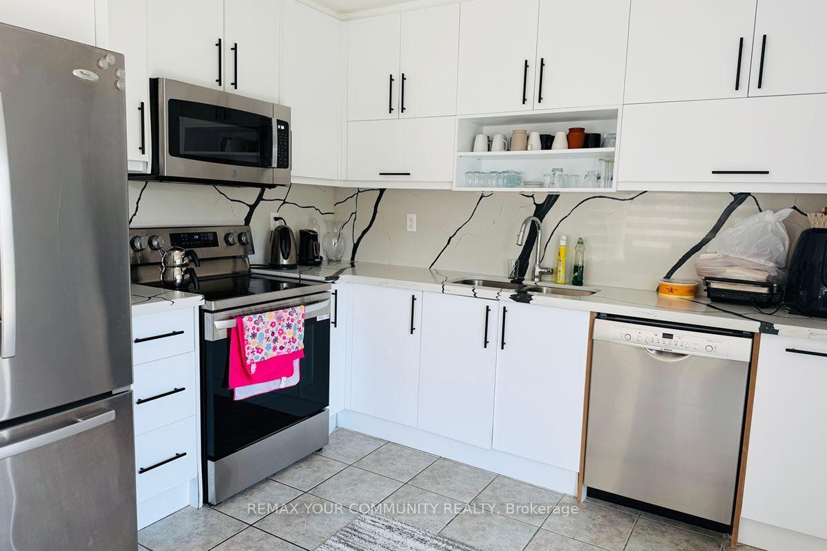 Photo 5 of 15 Benjamin Hood Crescent, Vaughan, Patterson — HOMEH