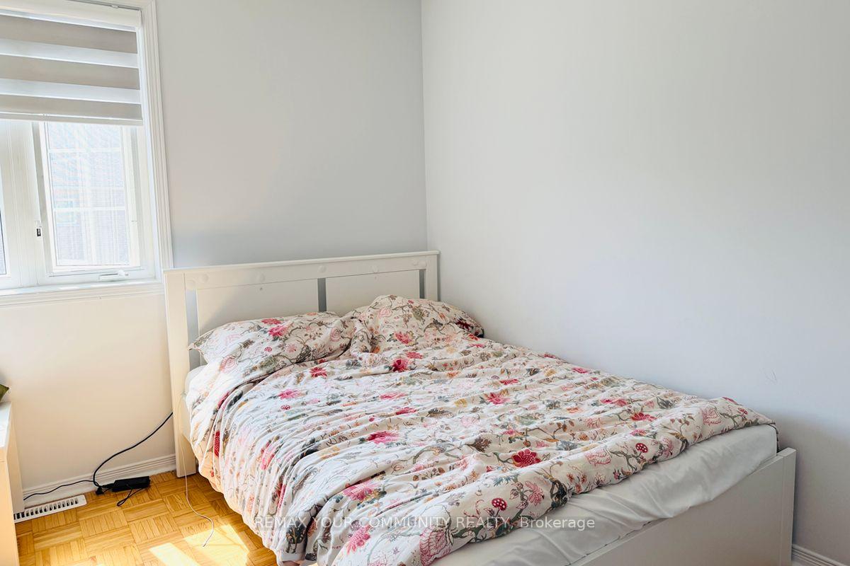 Photo 10 of 15 Benjamin Hood Crescent, Vaughan, Patterson — HOMEH