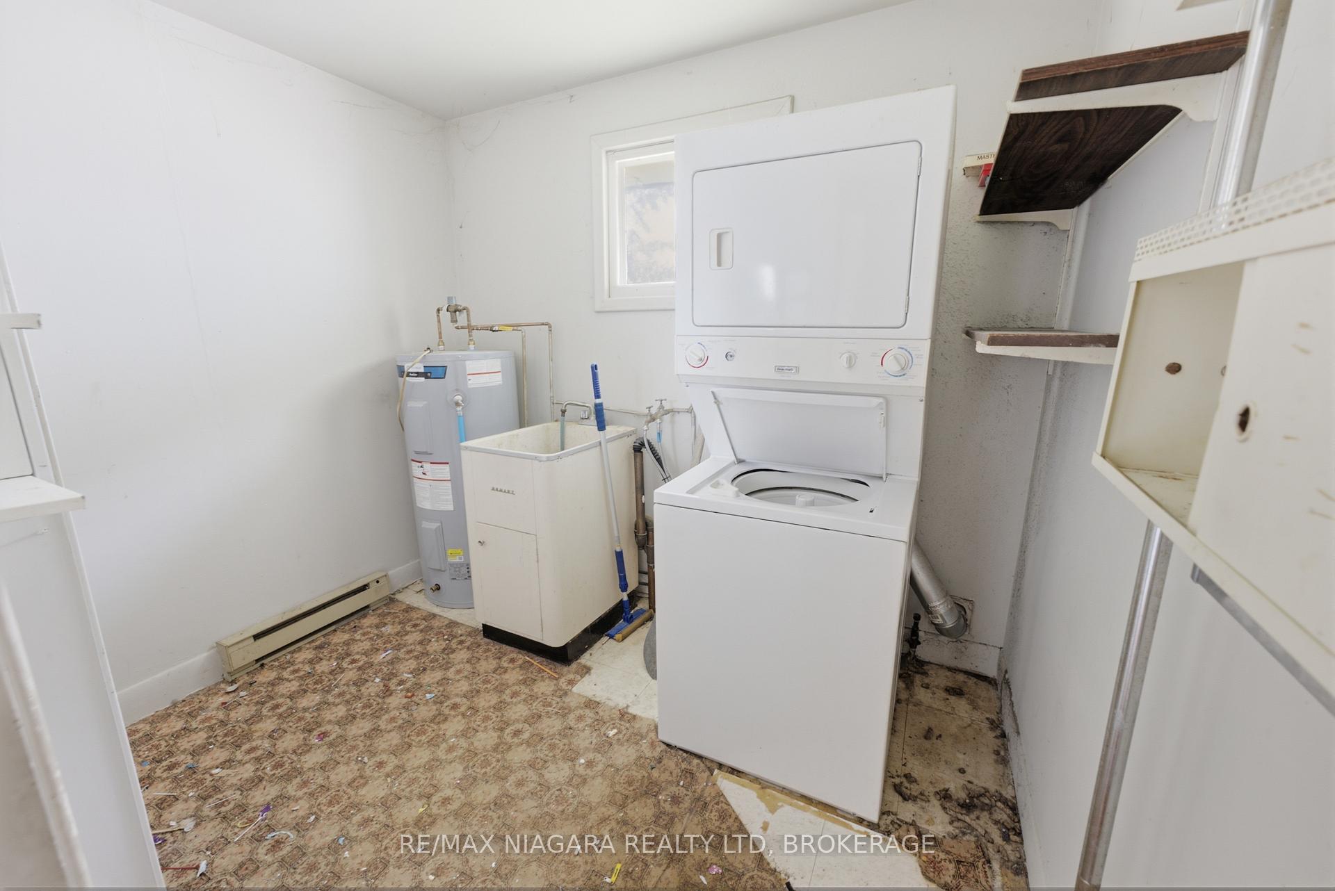 Photo 8 of 143 North Crescent, Port Colborne, Sugarloaf — HOMEH