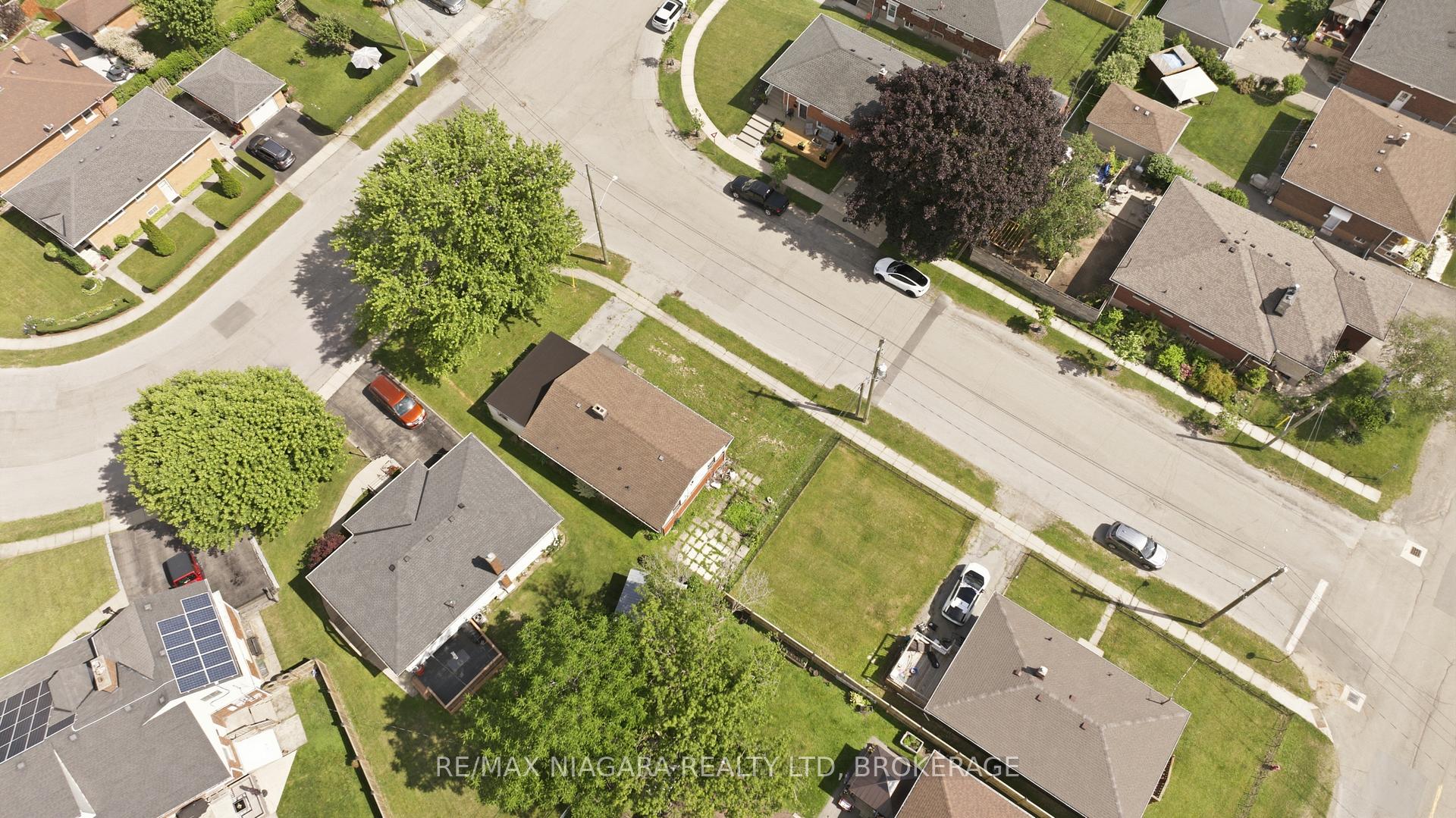 Photo 16 of 143 North Crescent, Port Colborne, Sugarloaf — HOMEH