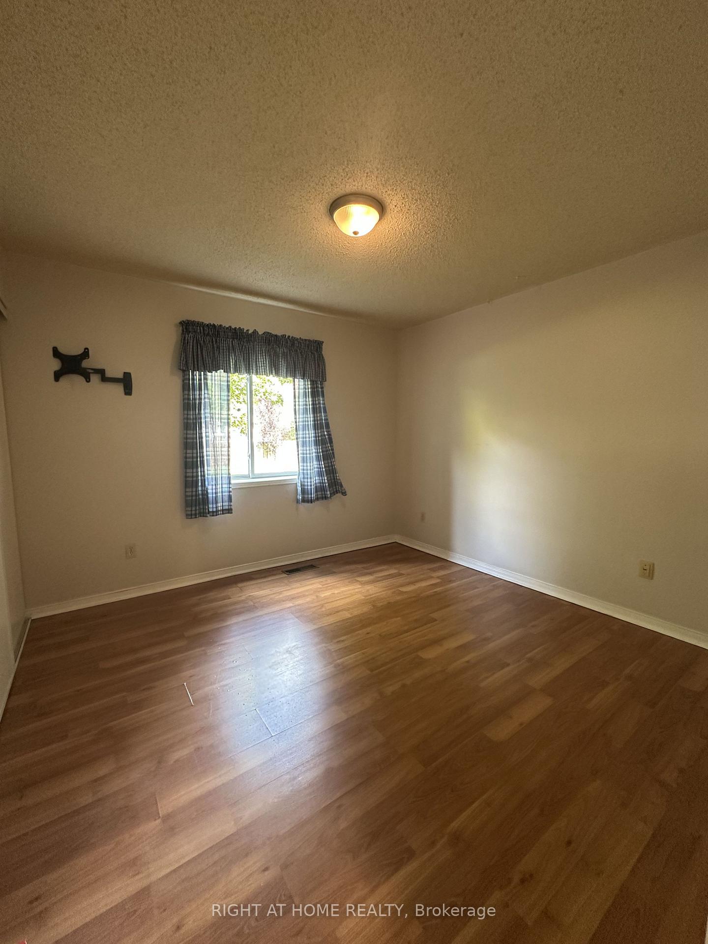Photo 16 of Unit 106, 247 King Street, New Tecumseth, Alliston — HOMEH