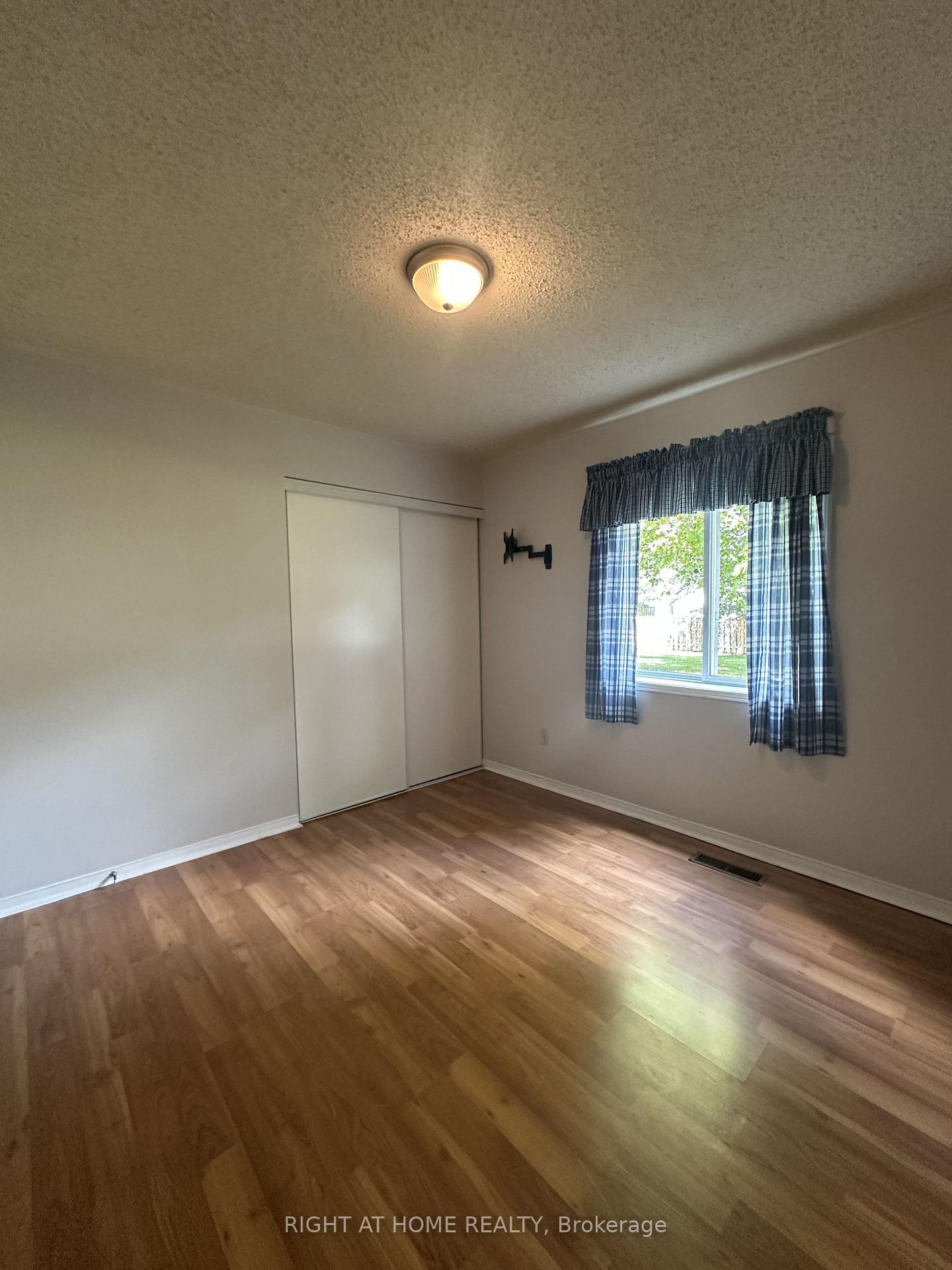 Photo 17 of Unit 106, 247 King Street, New Tecumseth, Alliston — HOMEH