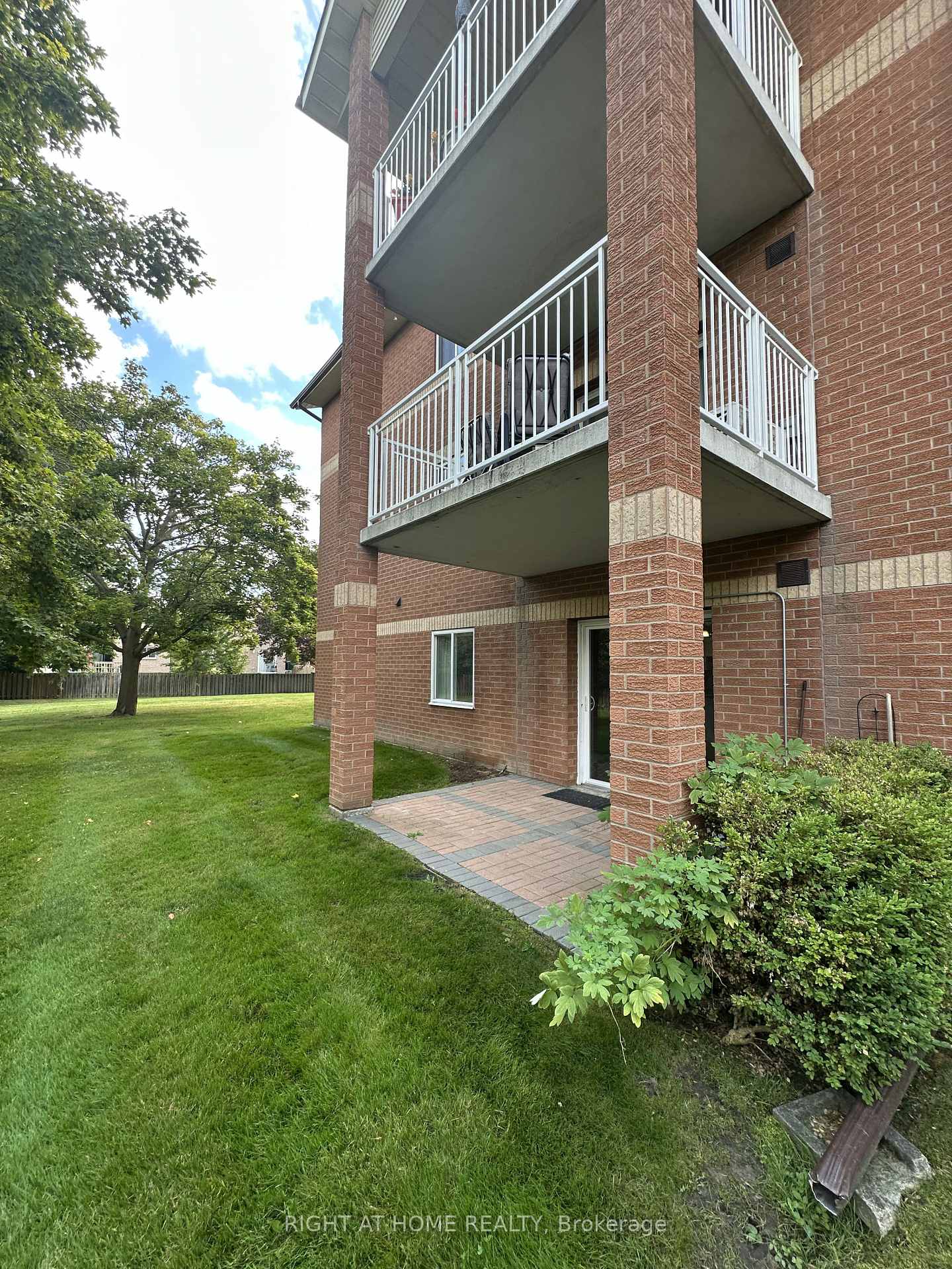 Photo 32 of Unit 106, 247 King Street, New Tecumseth, Alliston — HOMEH