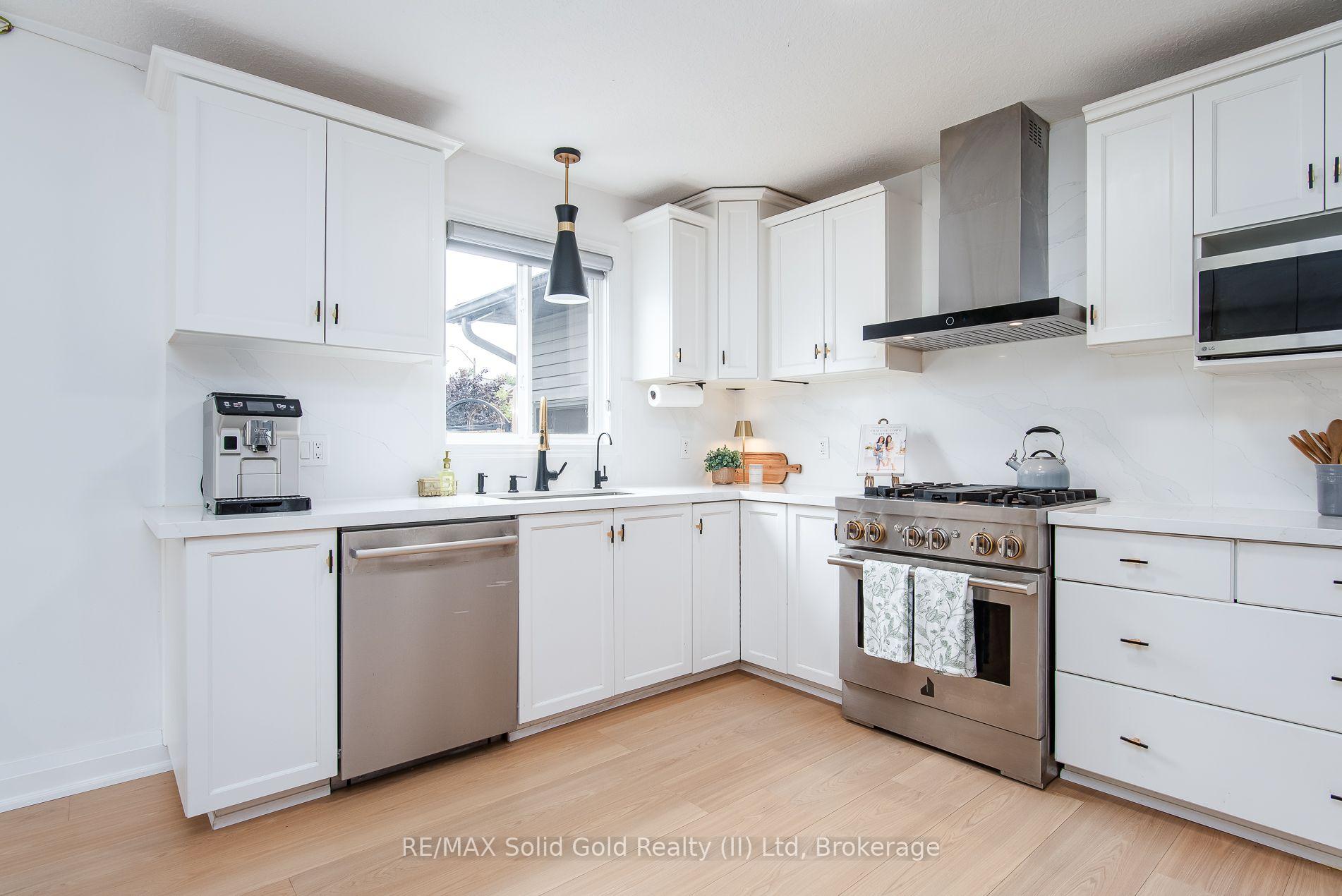 Photo 20 of 249 Theodore Schuler Boulevard, Wilmot, New Hamburg — HOMEH