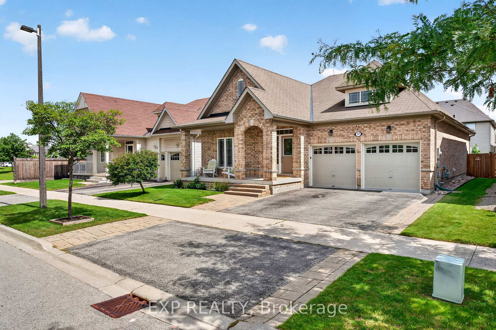 Photo 3 of 17 Wyndham Circle, Georgina, Sutton & Jackson's Point — HOMEH