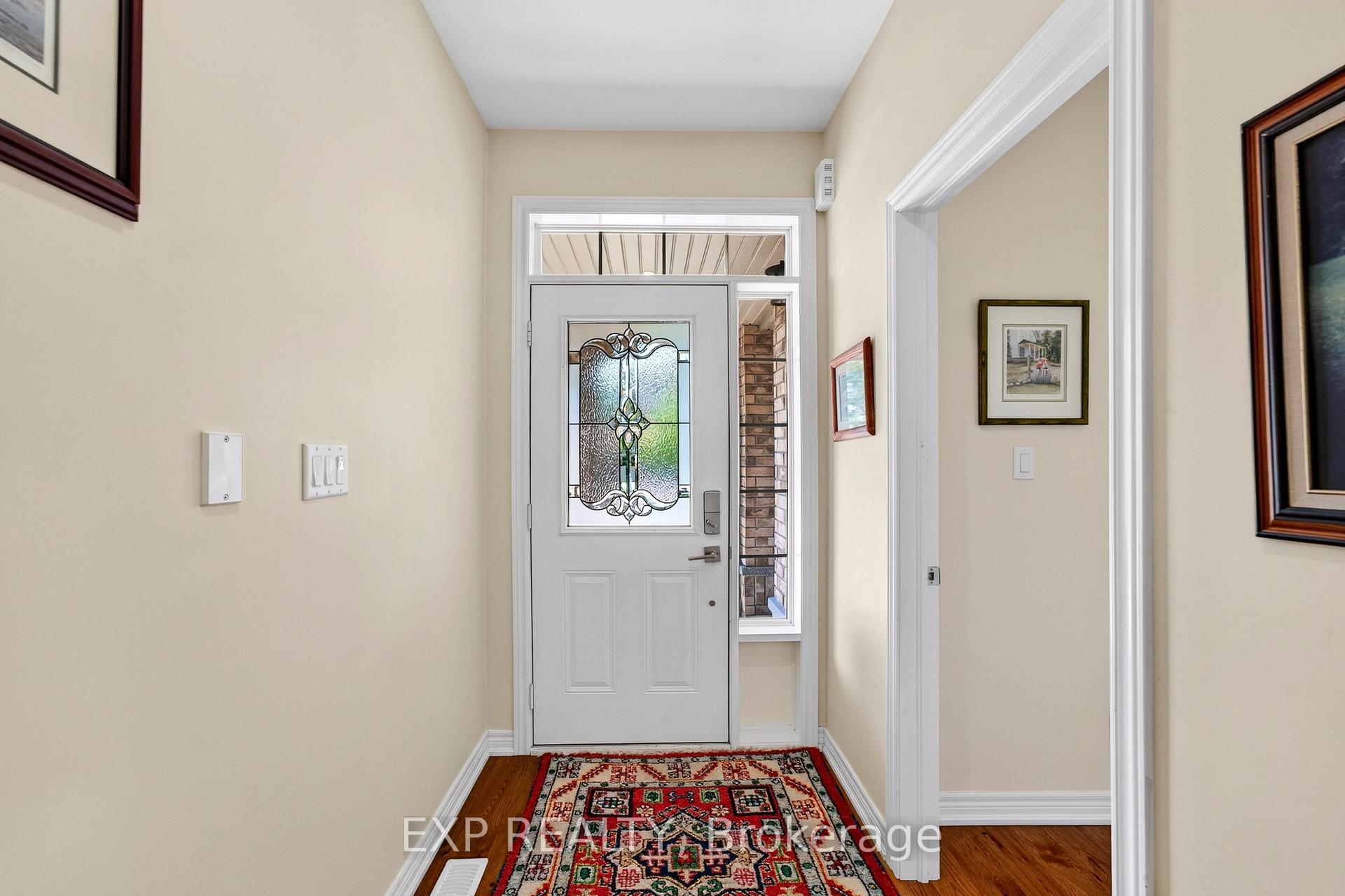 Photo 5 of 17 Wyndham Circle, Georgina, Sutton & Jackson's Point — HOMEH