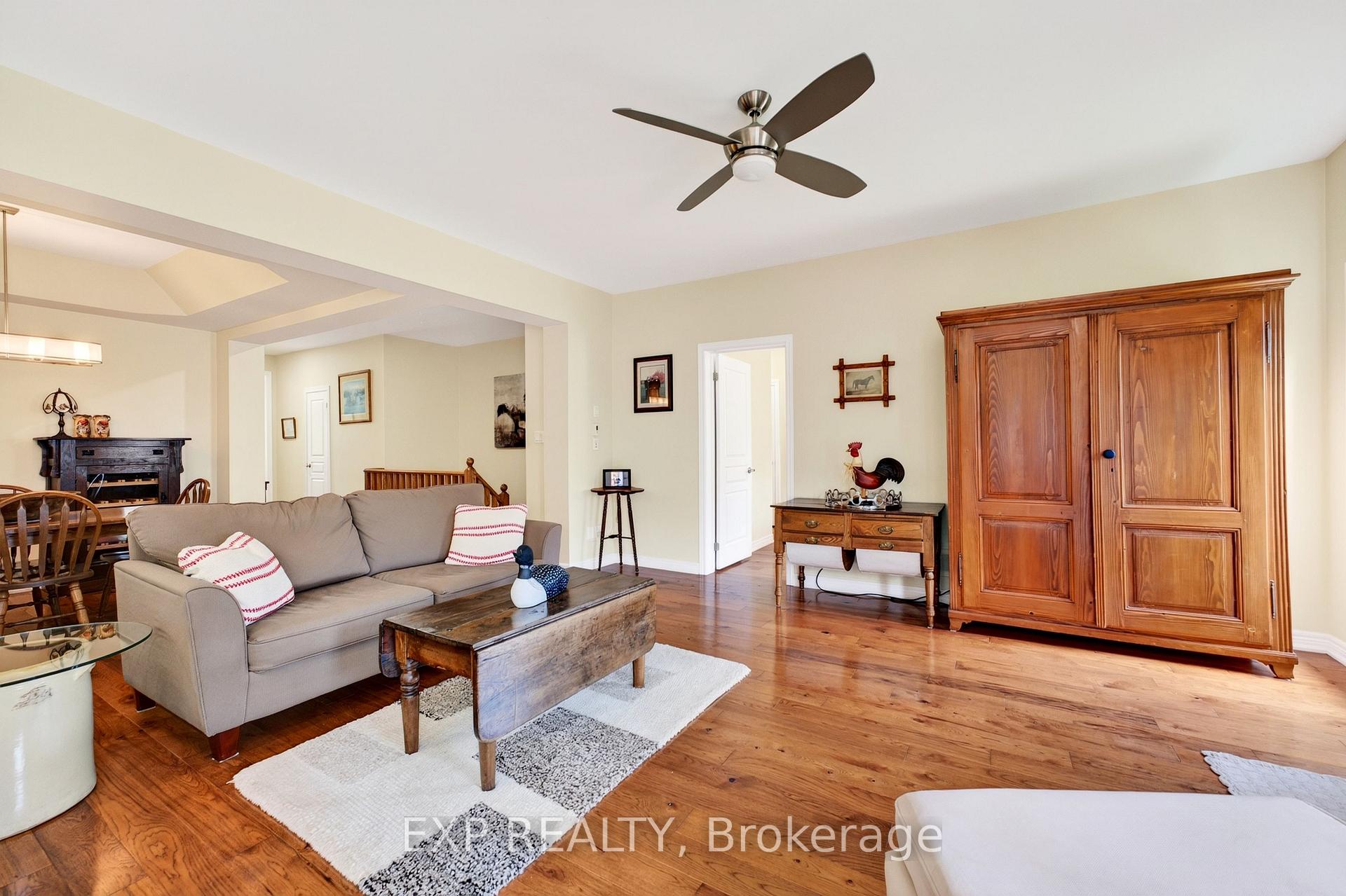 Photo 9 of 17 Wyndham Circle, Georgina, Sutton & Jackson's Point — HOMEH