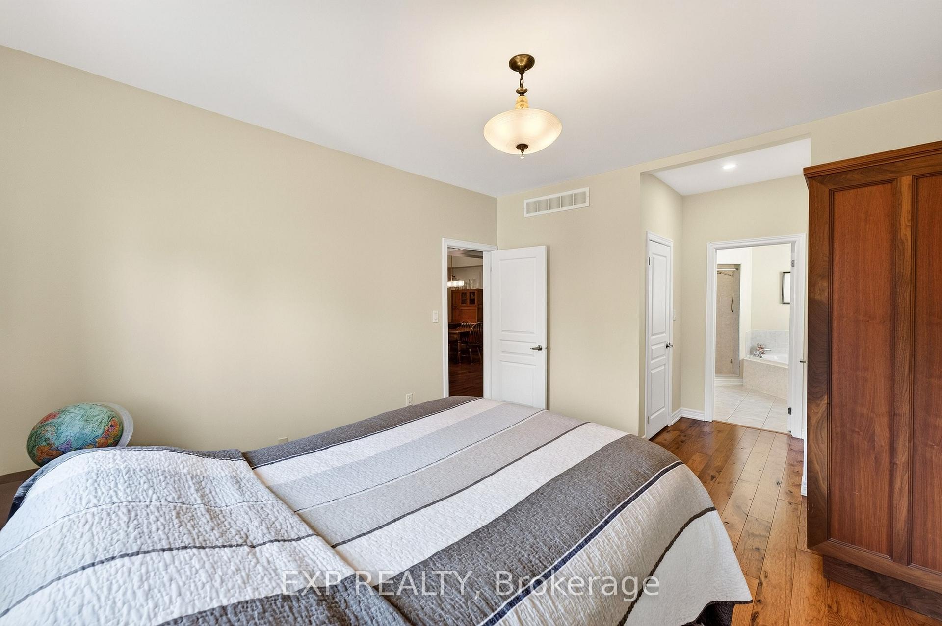 Photo 21 of 17 Wyndham Circle, Georgina, Sutton & Jackson's Point — HOMEH