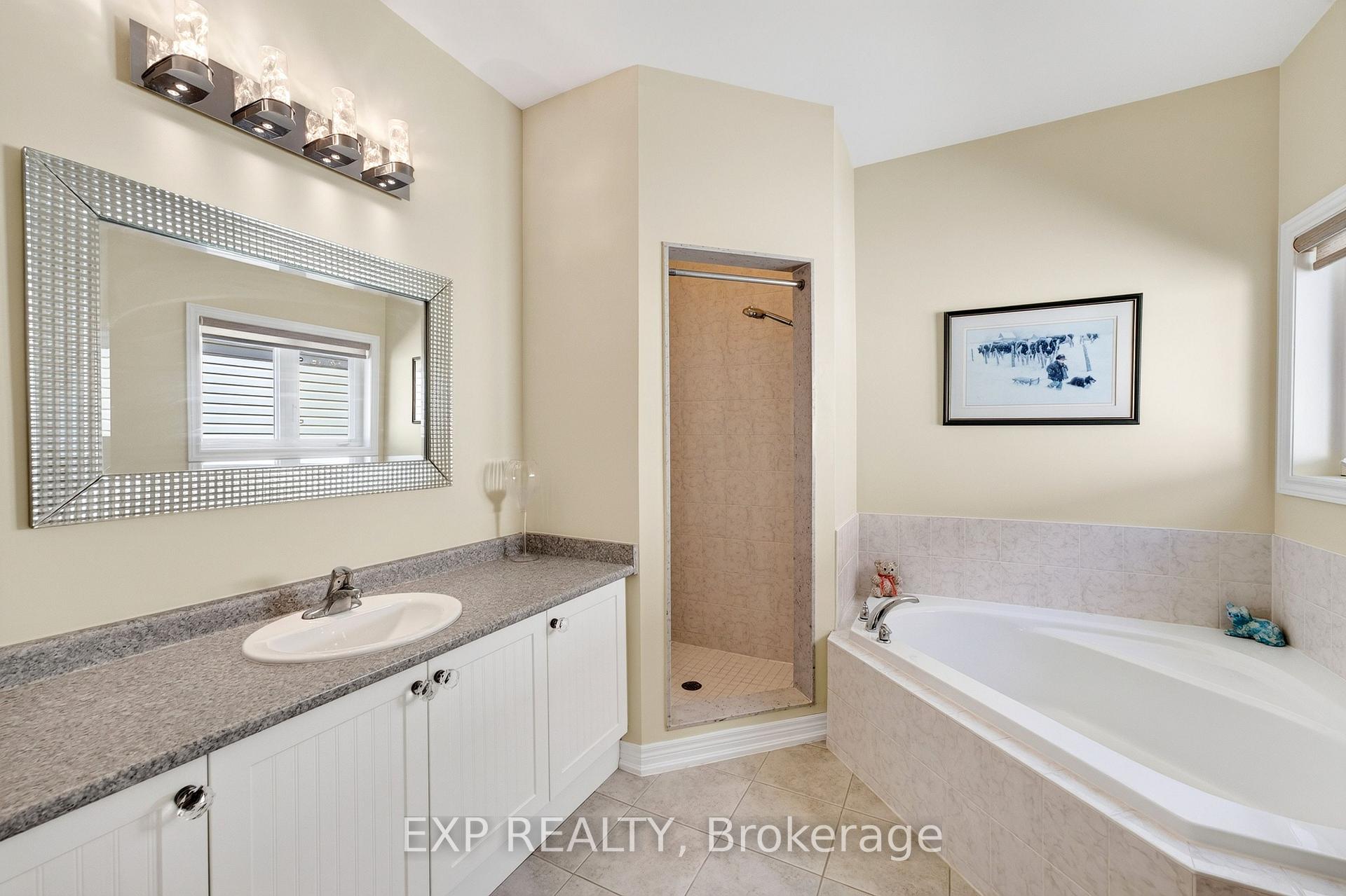 Photo 23 of 17 Wyndham Circle, Georgina, Sutton & Jackson's Point — HOMEH
