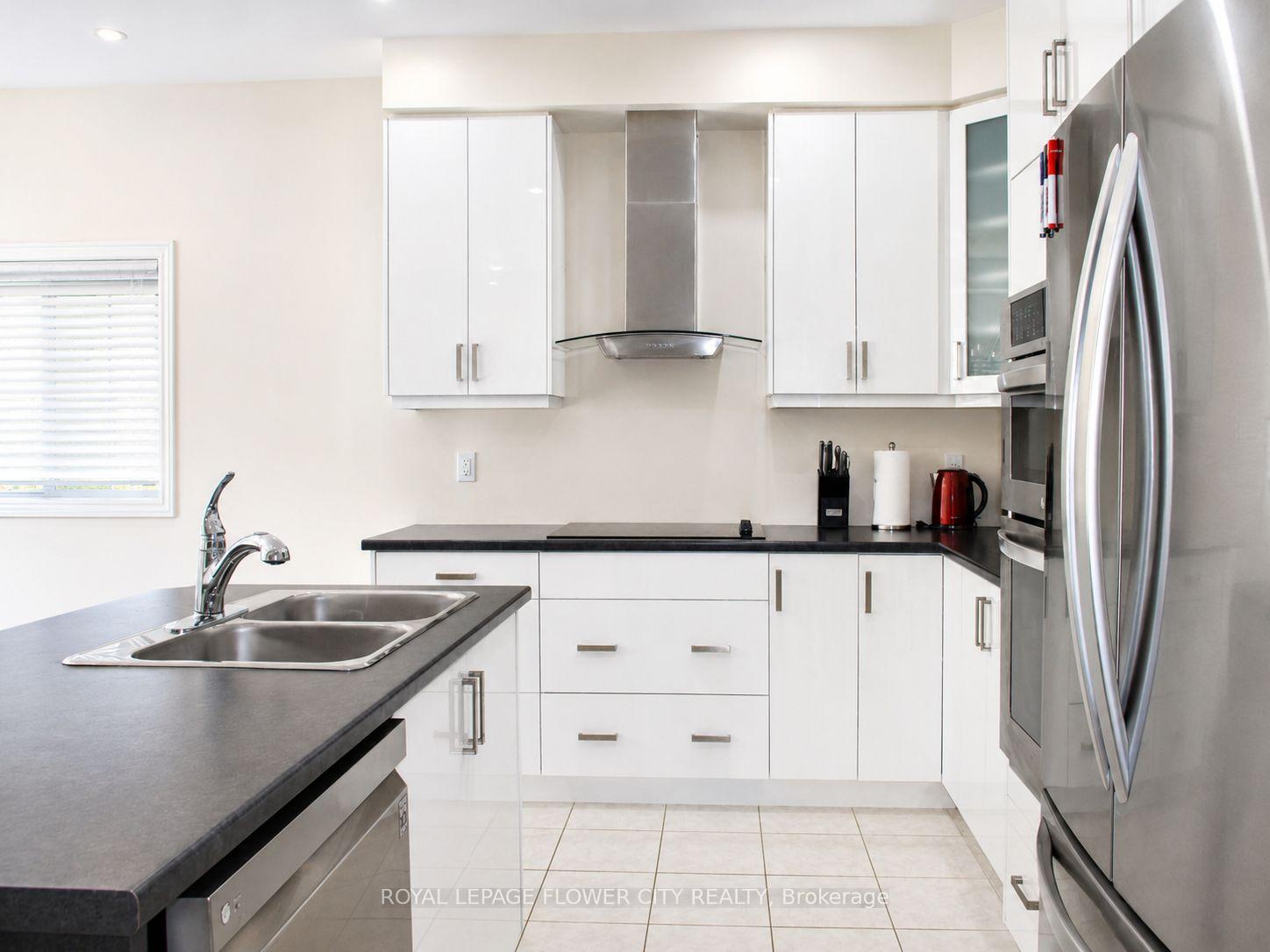 Photo 10 of 18 Jenner Drive, Brant, Paris — HOMEH