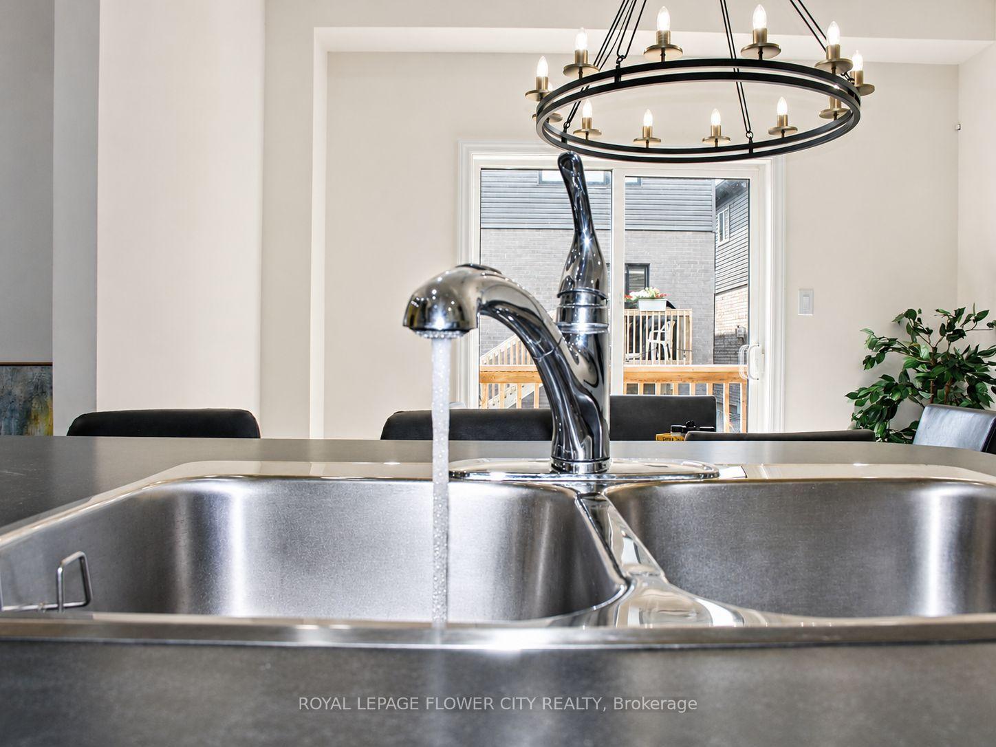 Photo 11 of 18 Jenner Drive, Brant, Paris — HOMEH