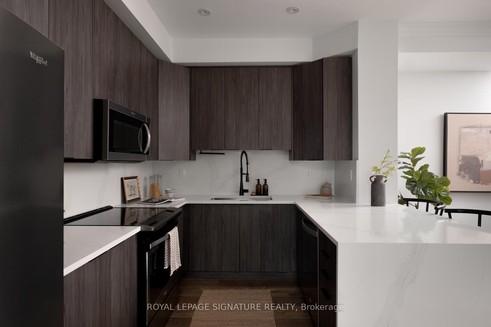 Photo 2 of Unit 73, 71 Elder Avenue, Etobicoke, Long Branch — HOMEH