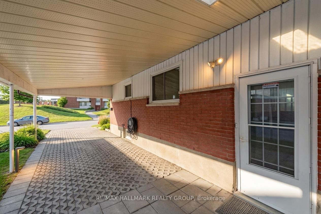 Photo 11 of 2223 Halifax Drive, Ottawa, Elmvale Acres/Urbandale — HOMEH