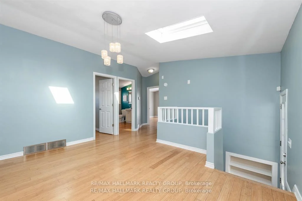 Photo 5 of 2223 Halifax Drive, Ottawa, Elmvale Acres/Urbandale — HOMEH