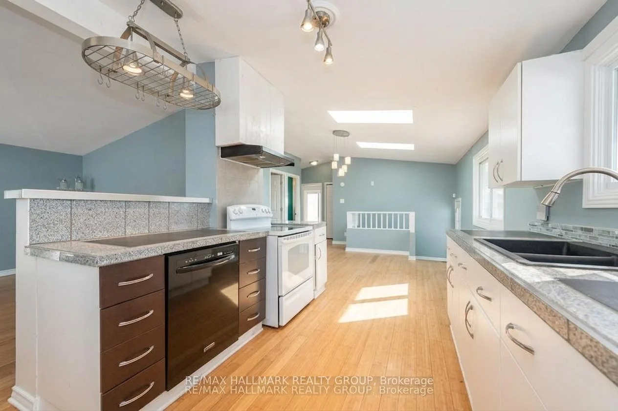Photo 18 of 2223 Halifax Drive, Ottawa, Elmvale Acres/Urbandale — HOMEH
