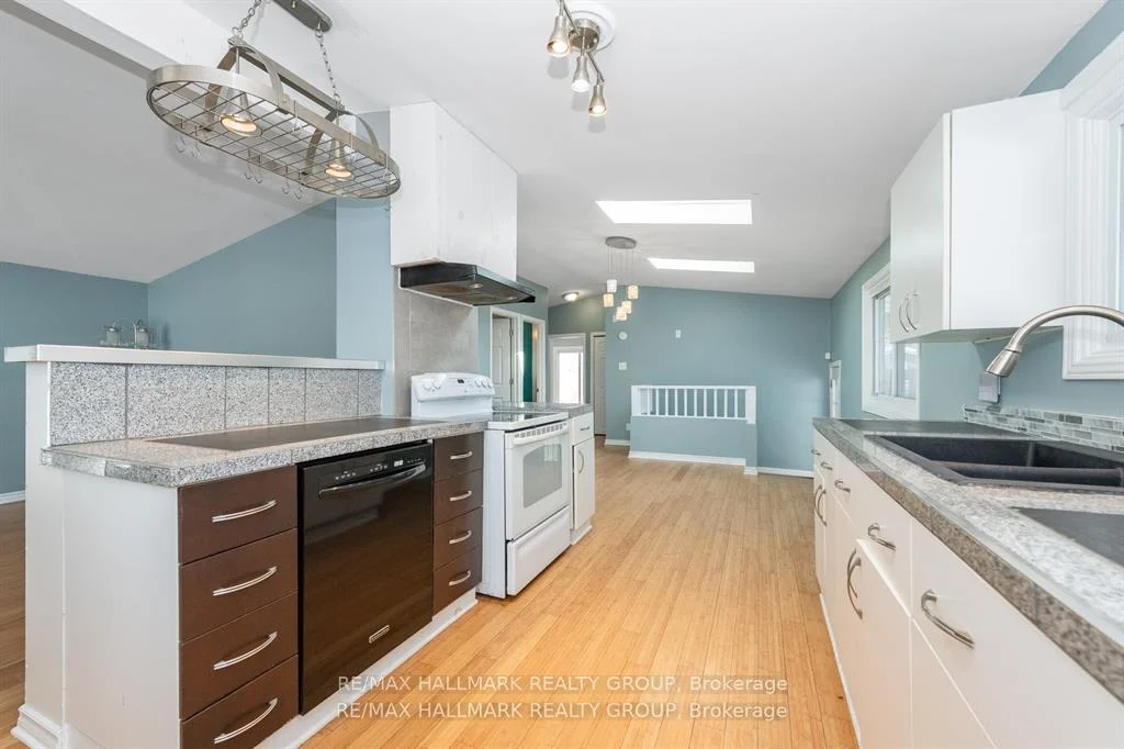 Photo 33 of 2223 Halifax Drive, Ottawa, Elmvale Acres/Urbandale — HOMEH