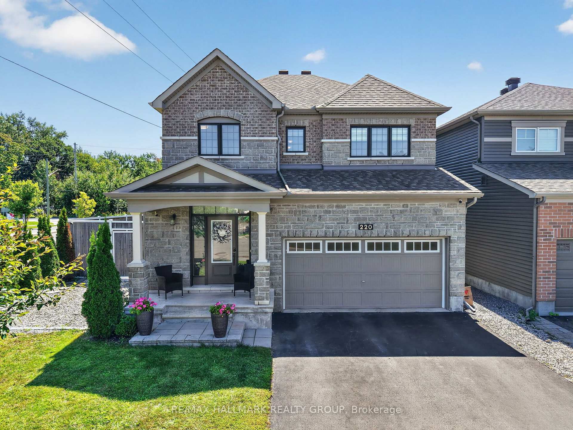 Photo 3 of 220 Enclave Walk, Ottawa, Mer Bleue/Bradley Estates/Anderson Park — HOMEH