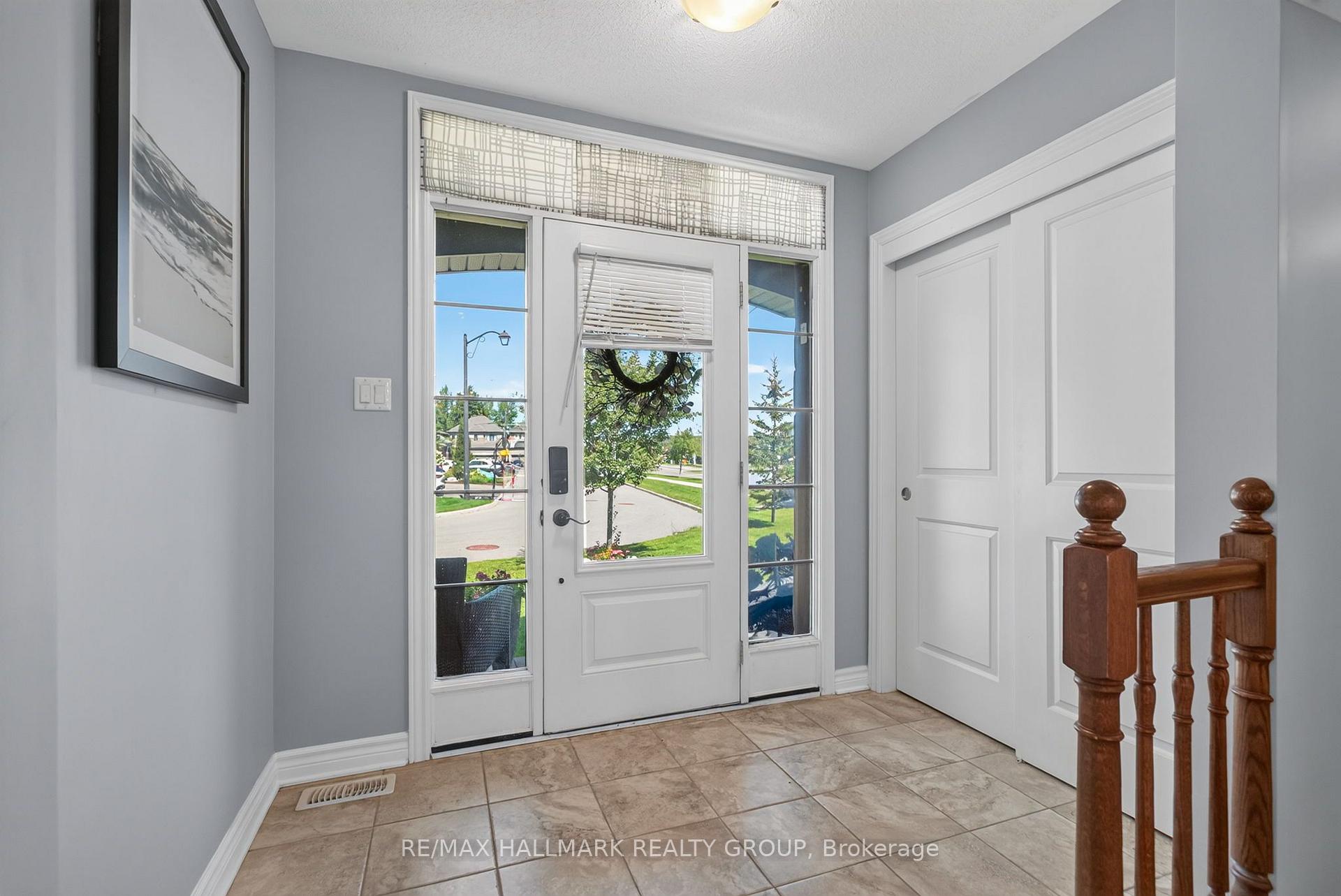 Photo 5 of 220 Enclave Walk, Ottawa, Mer Bleue/Bradley Estates/Anderson Park — HOMEH