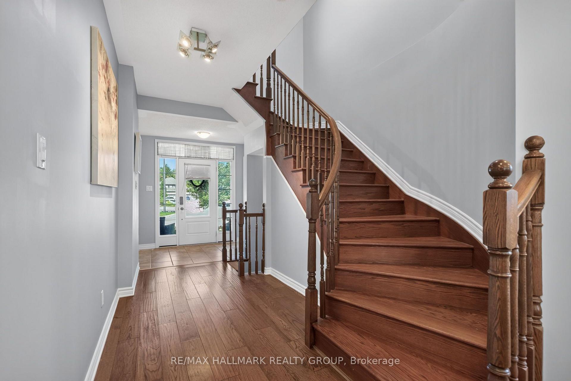 Photo 6 of 220 Enclave Walk, Ottawa, Mer Bleue/Bradley Estates/Anderson Park — HOMEH