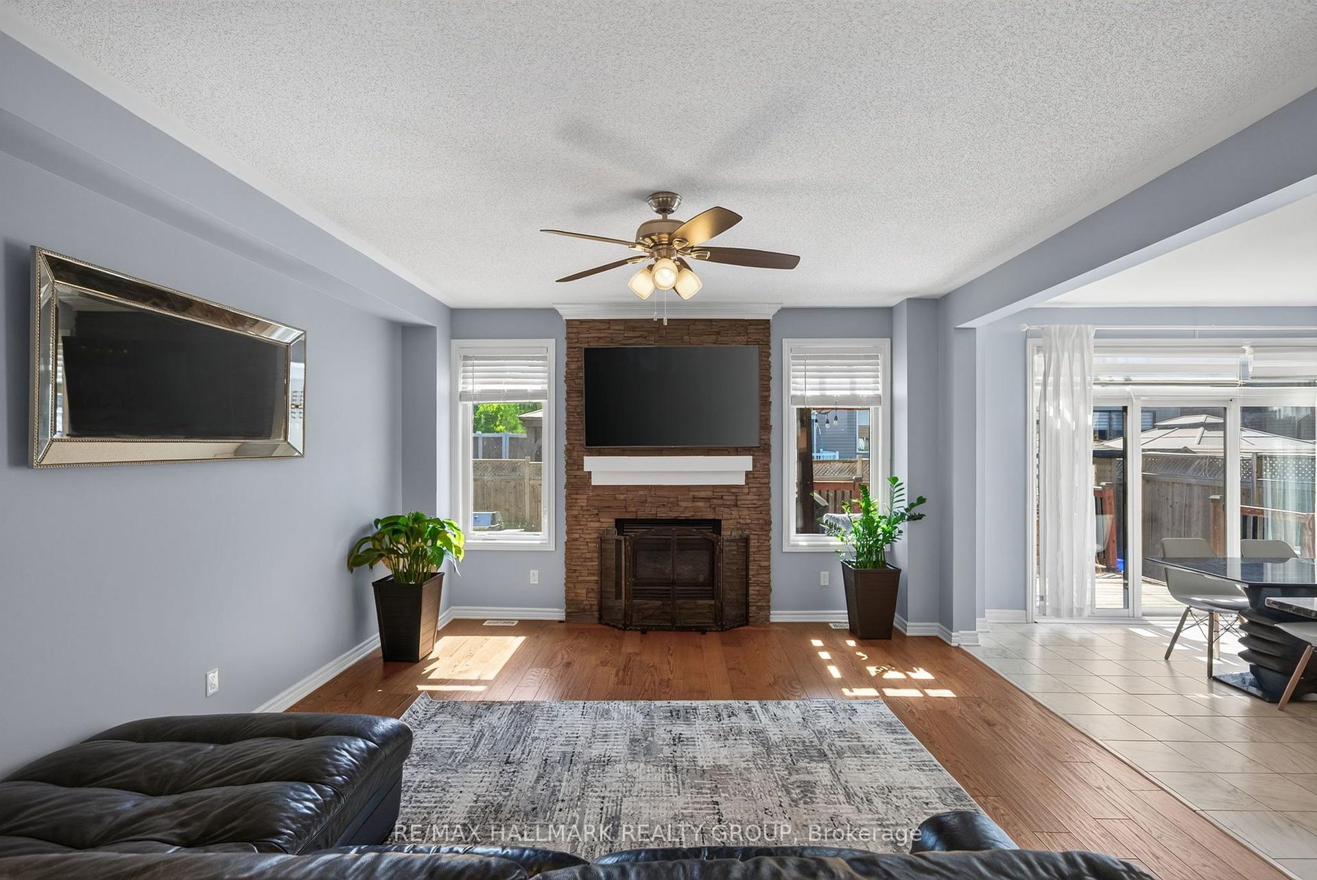 Photo 10 of 220 Enclave Walk, Ottawa, Mer Bleue/Bradley Estates/Anderson Park — HOMEH