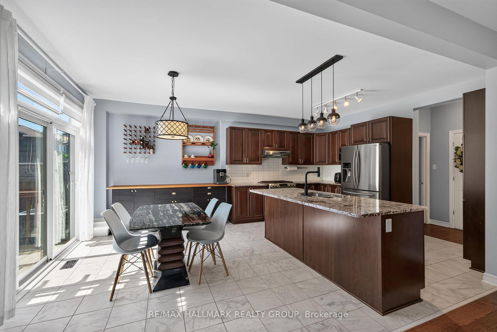 Photo 14 of 220 Enclave Walk, Ottawa, Mer Bleue/Bradley Estates/Anderson Park — HOMEH