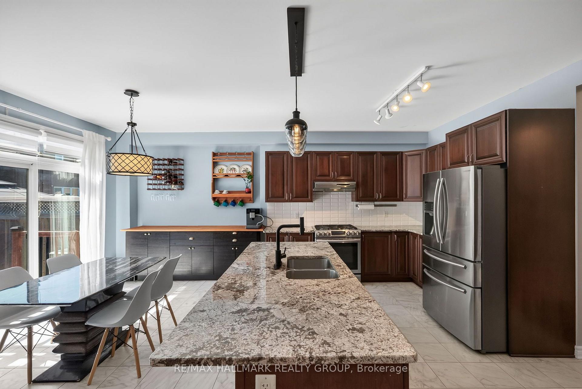 Photo 15 of 220 Enclave Walk, Ottawa, Mer Bleue/Bradley Estates/Anderson Park — HOMEH
