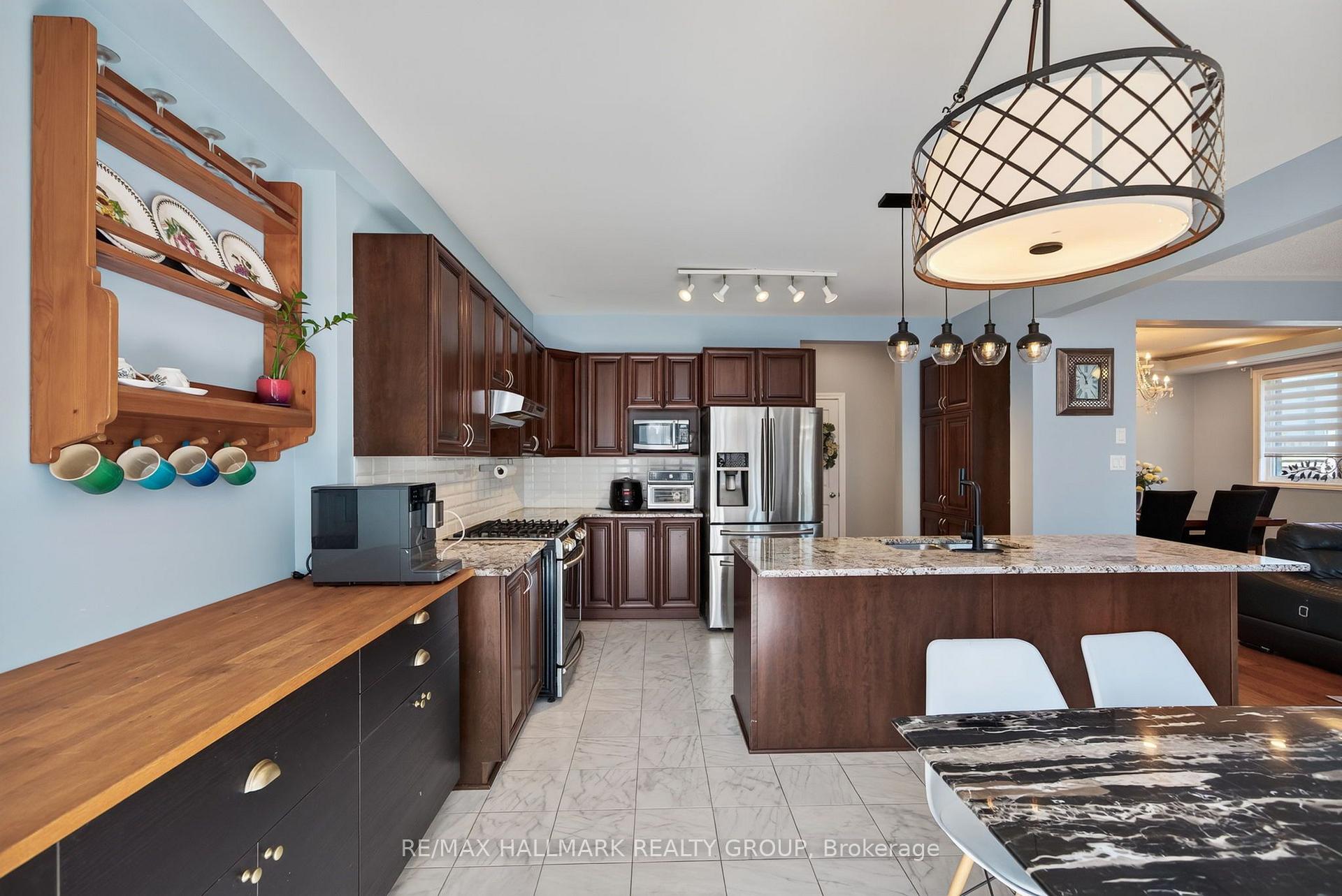 Photo 19 of 220 Enclave Walk, Ottawa, Mer Bleue/Bradley Estates/Anderson Park — HOMEH