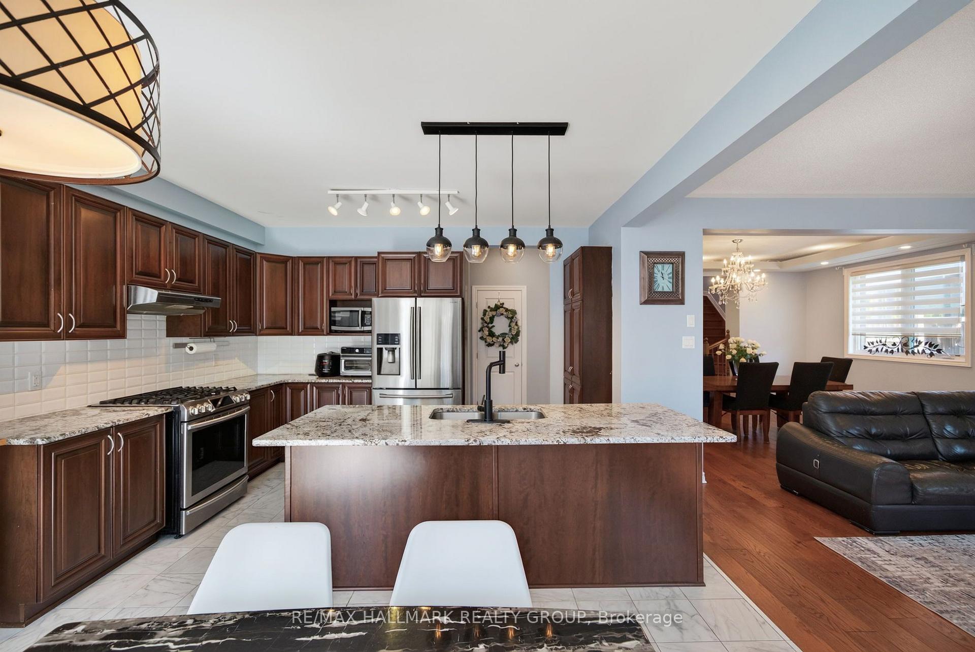 Photo 21 of 220 Enclave Walk, Ottawa, Mer Bleue/Bradley Estates/Anderson Park — HOMEH