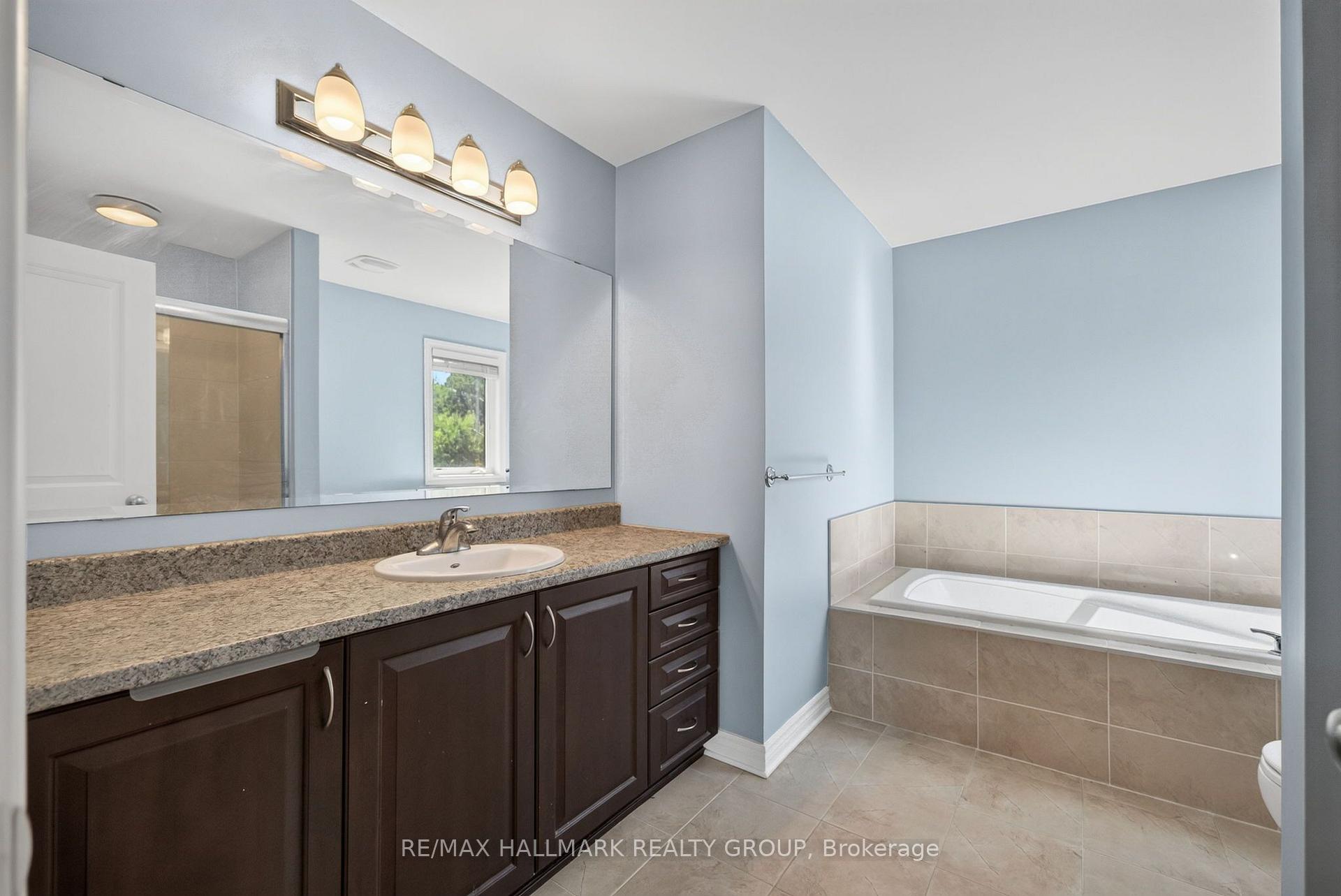 Photo 29 of 220 Enclave Walk, Ottawa, Mer Bleue/Bradley Estates/Anderson Park — HOMEH