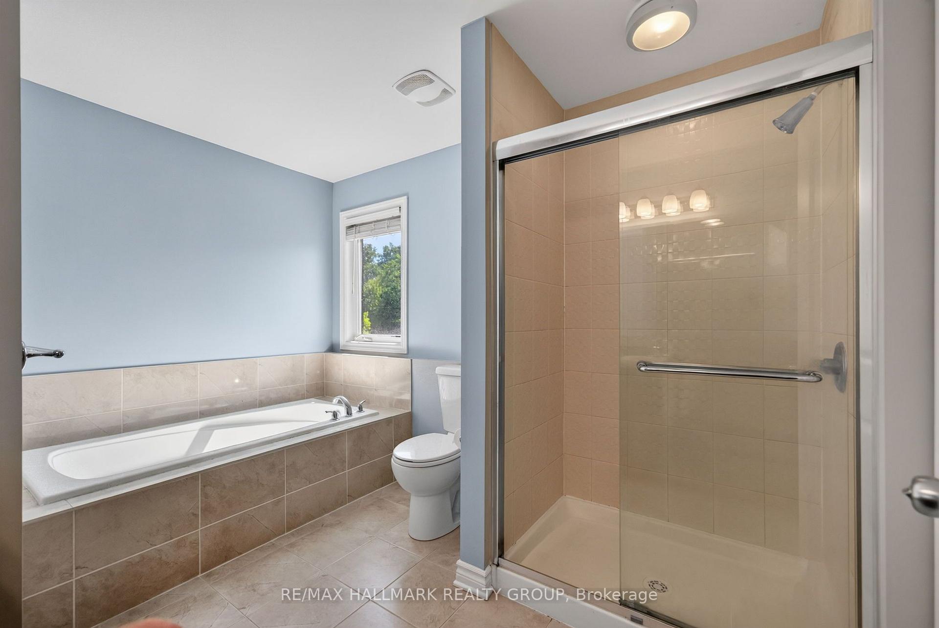 Photo 30 of 220 Enclave Walk, Ottawa, Mer Bleue/Bradley Estates/Anderson Park — HOMEH