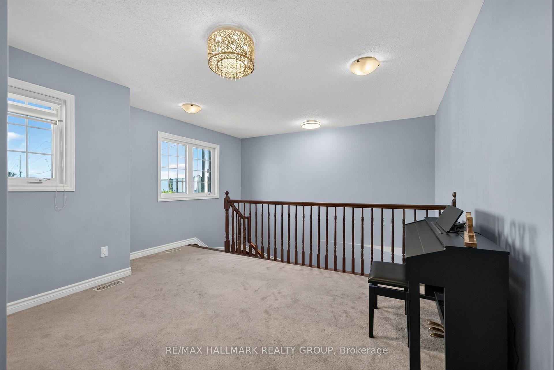 Photo 32 of 220 Enclave Walk, Ottawa, Mer Bleue/Bradley Estates/Anderson Park — HOMEH