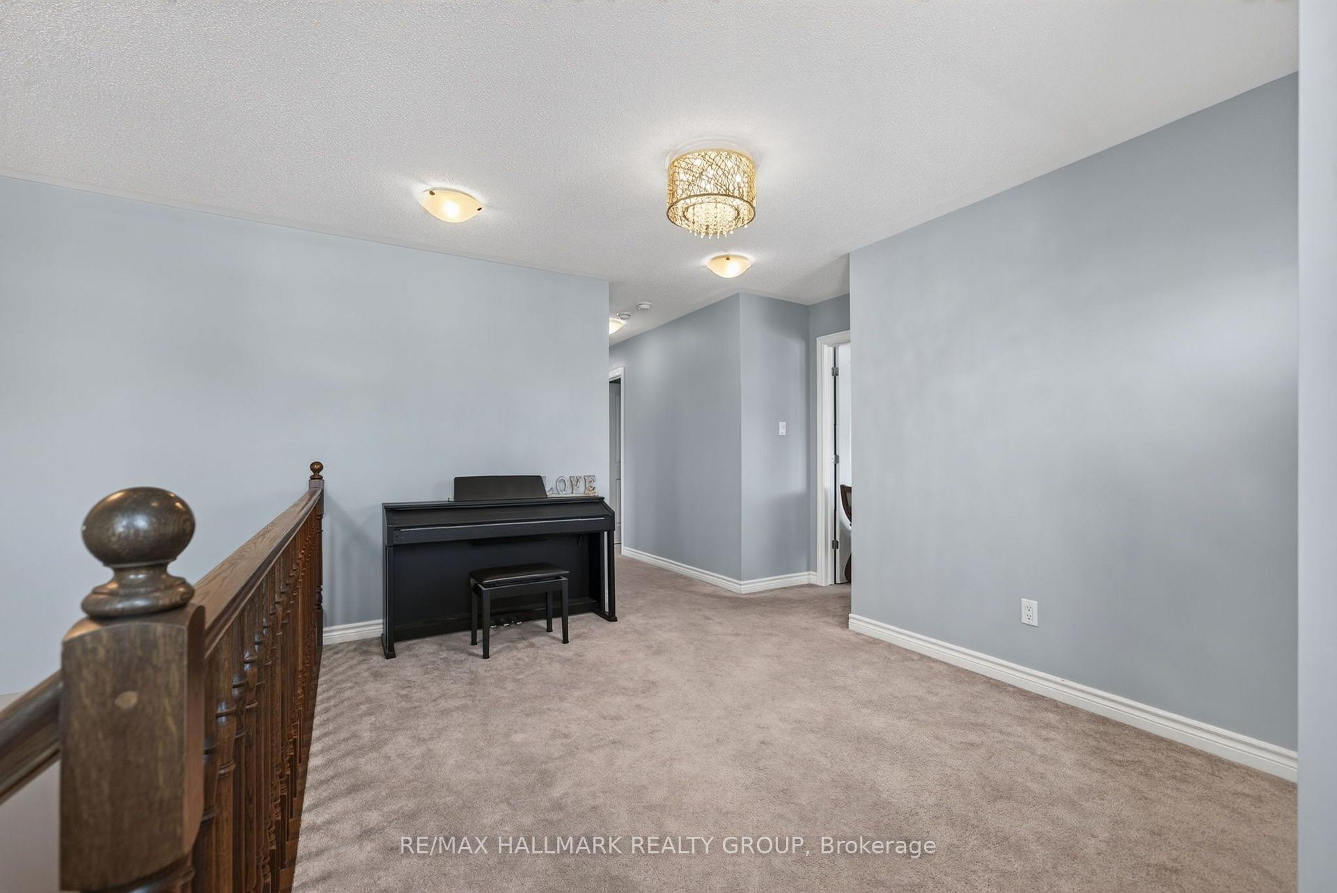 Photo 33 of 220 Enclave Walk, Ottawa, Mer Bleue/Bradley Estates/Anderson Park — HOMEH