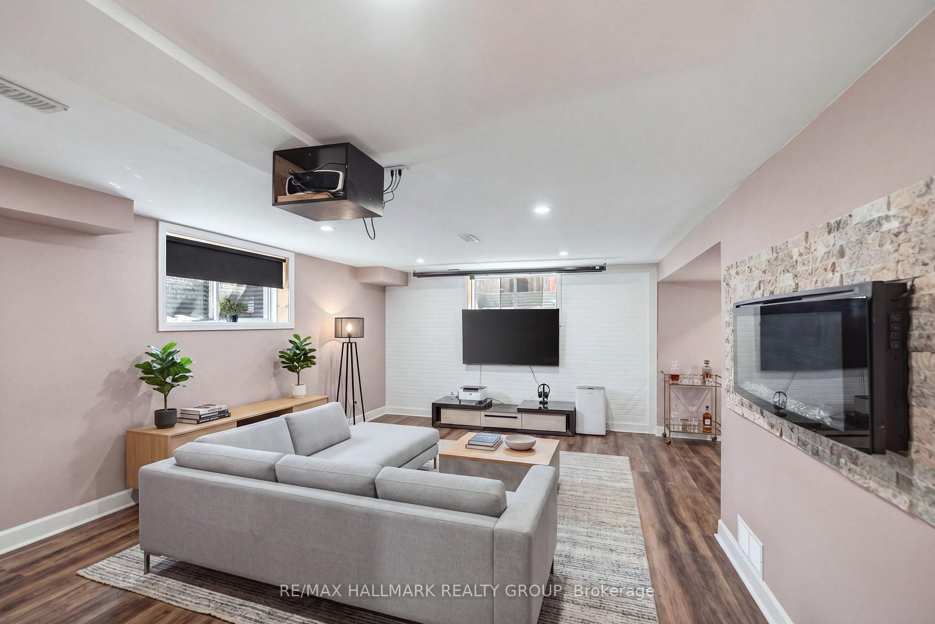 Photo 38 of 220 Enclave Walk, Ottawa, Mer Bleue/Bradley Estates/Anderson Park — HOMEH