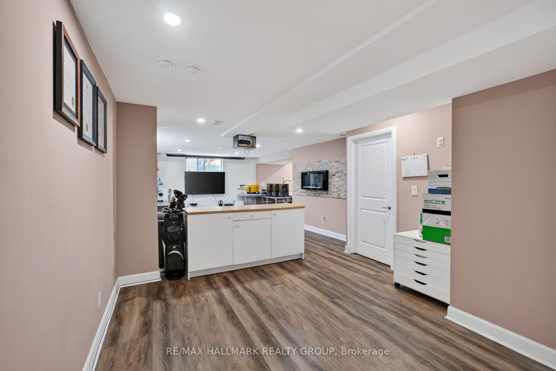 Photo 39 of 220 Enclave Walk, Ottawa, Mer Bleue/Bradley Estates/Anderson Park — HOMEH