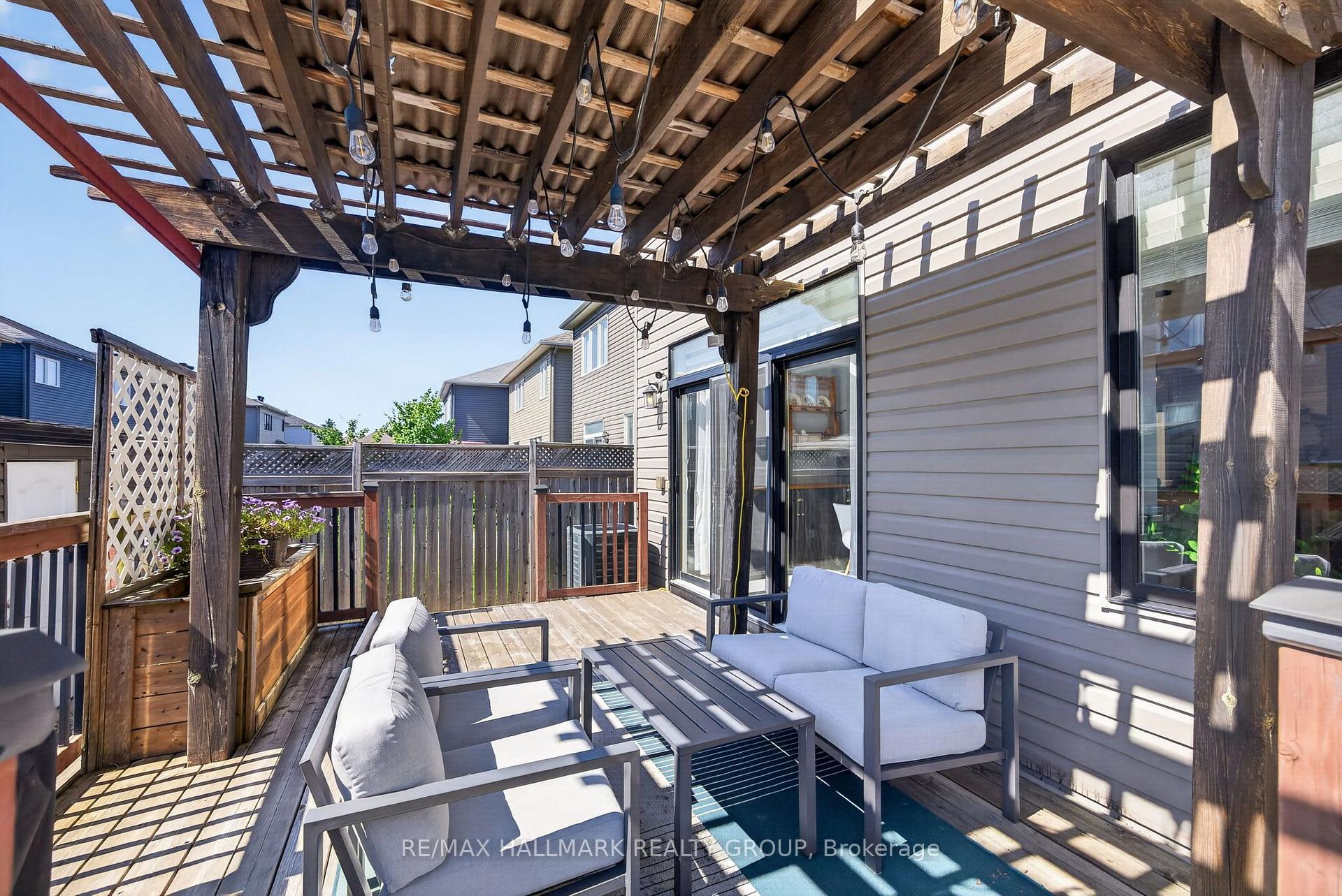 Photo 45 of 220 Enclave Walk, Ottawa, Mer Bleue/Bradley Estates/Anderson Park — HOMEH