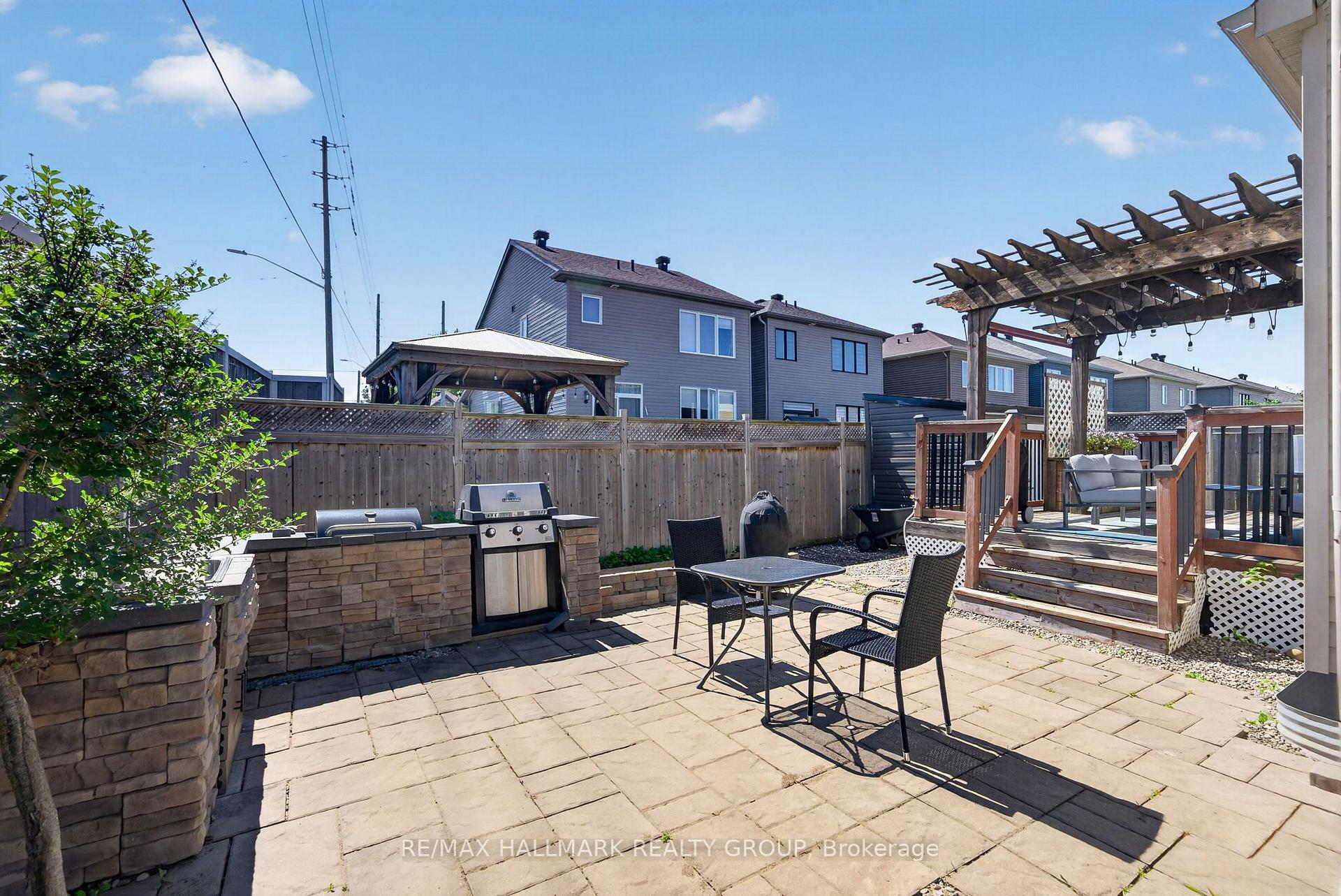 Photo 46 of 220 Enclave Walk, Ottawa, Mer Bleue/Bradley Estates/Anderson Park — HOMEH