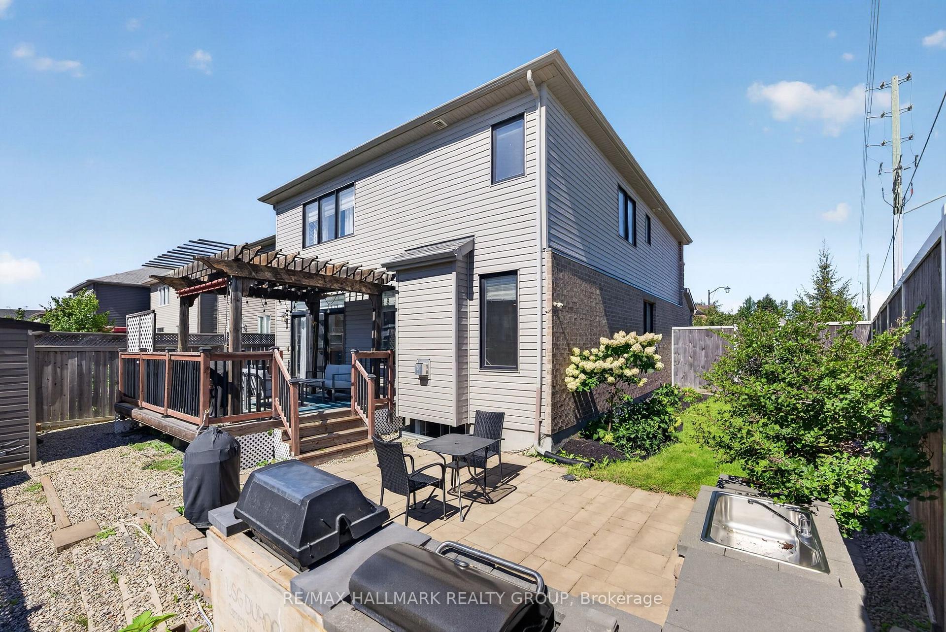 Photo 48 of 220 Enclave Walk, Ottawa, Mer Bleue/Bradley Estates/Anderson Park — HOMEH
