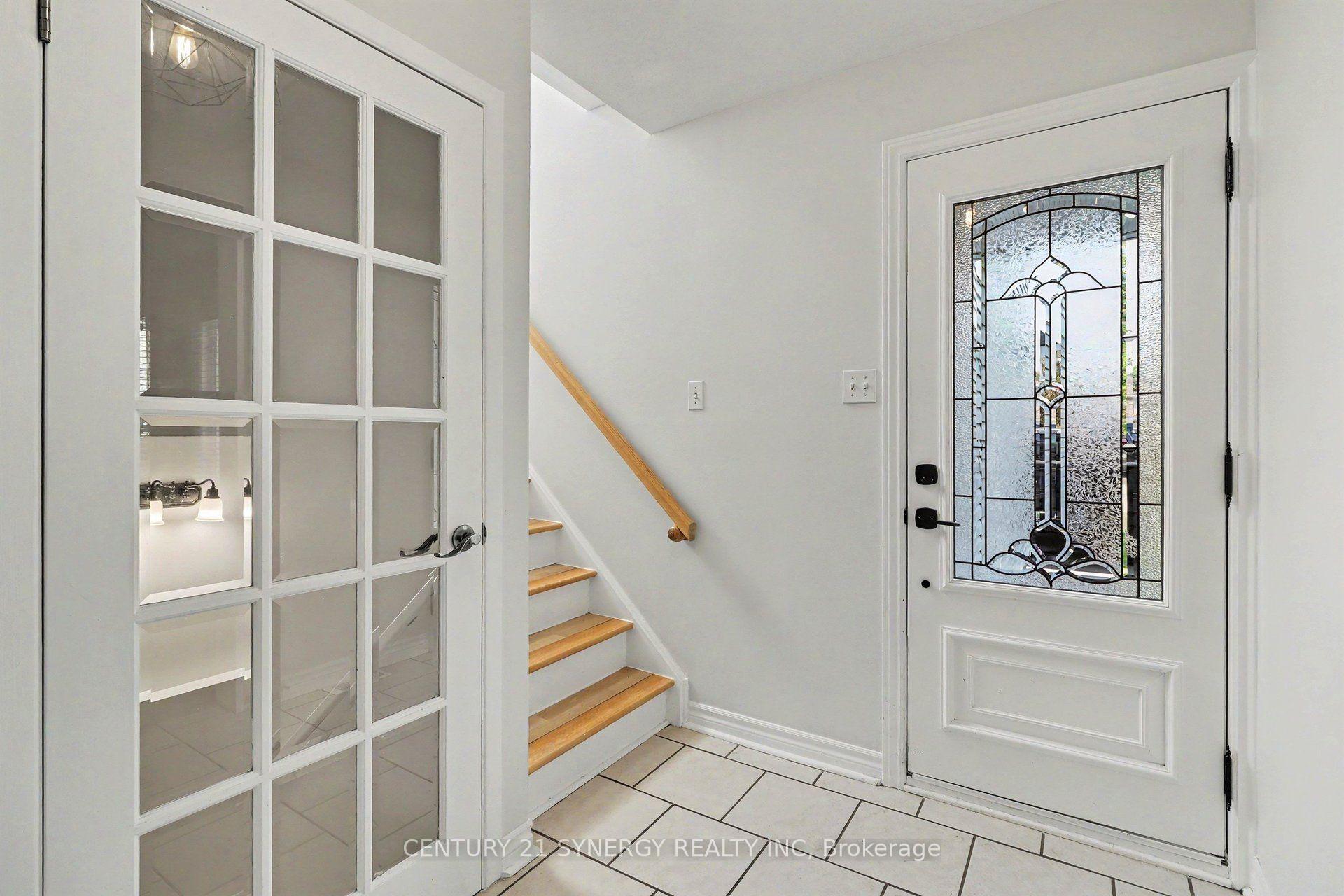 Photo 4 of 1503 Roberval Avenue, Ottawa, Fallingbrook/Ridgemount — HOMEH