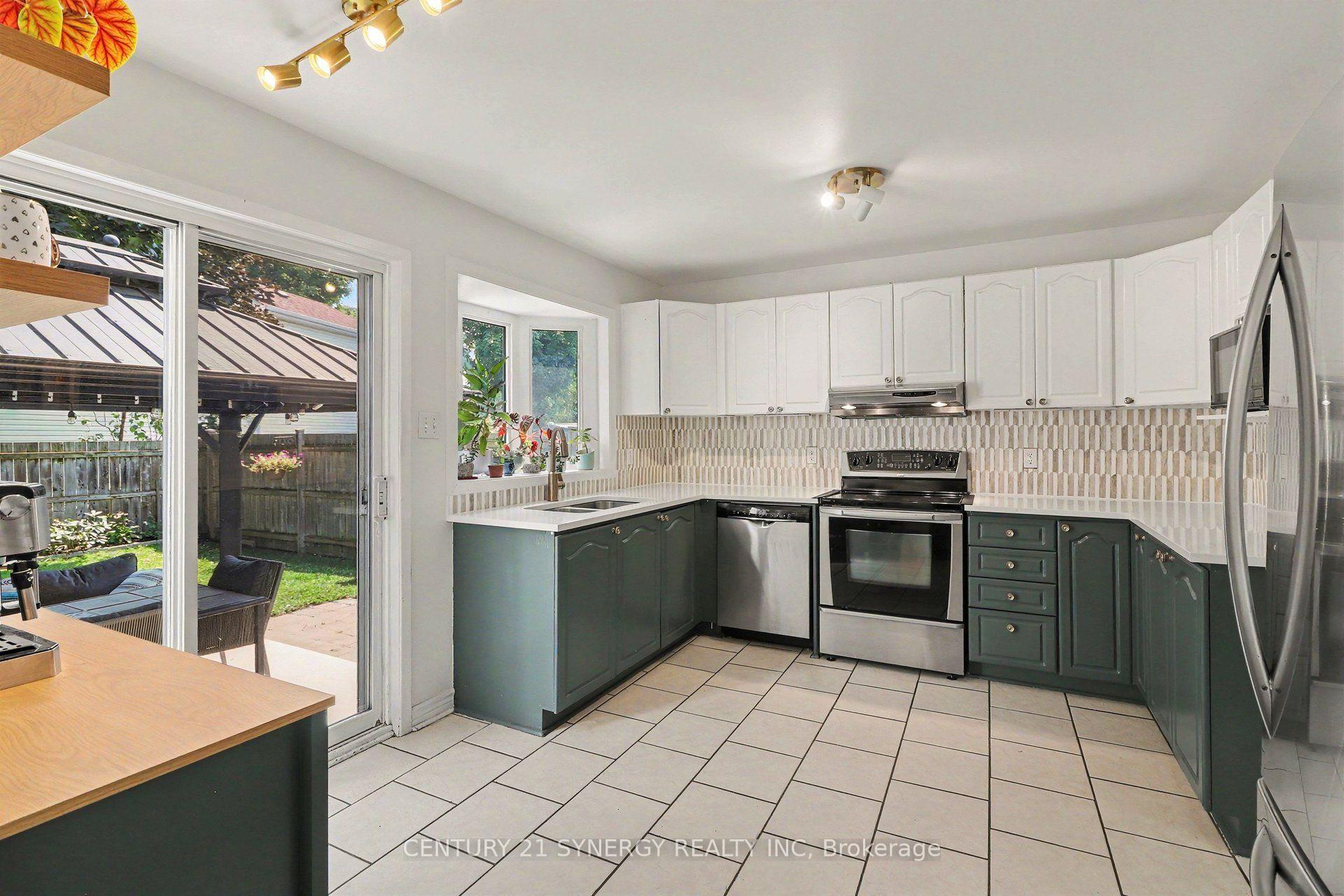 Photo 13 of 1503 Roberval Avenue, Ottawa, Fallingbrook/Ridgemount — HOMEH