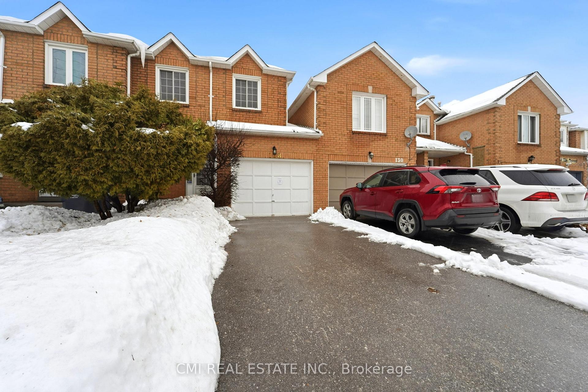 Photo 5 of 128 Toba Crescent, Brampton, Heart Lake East — HOMEH