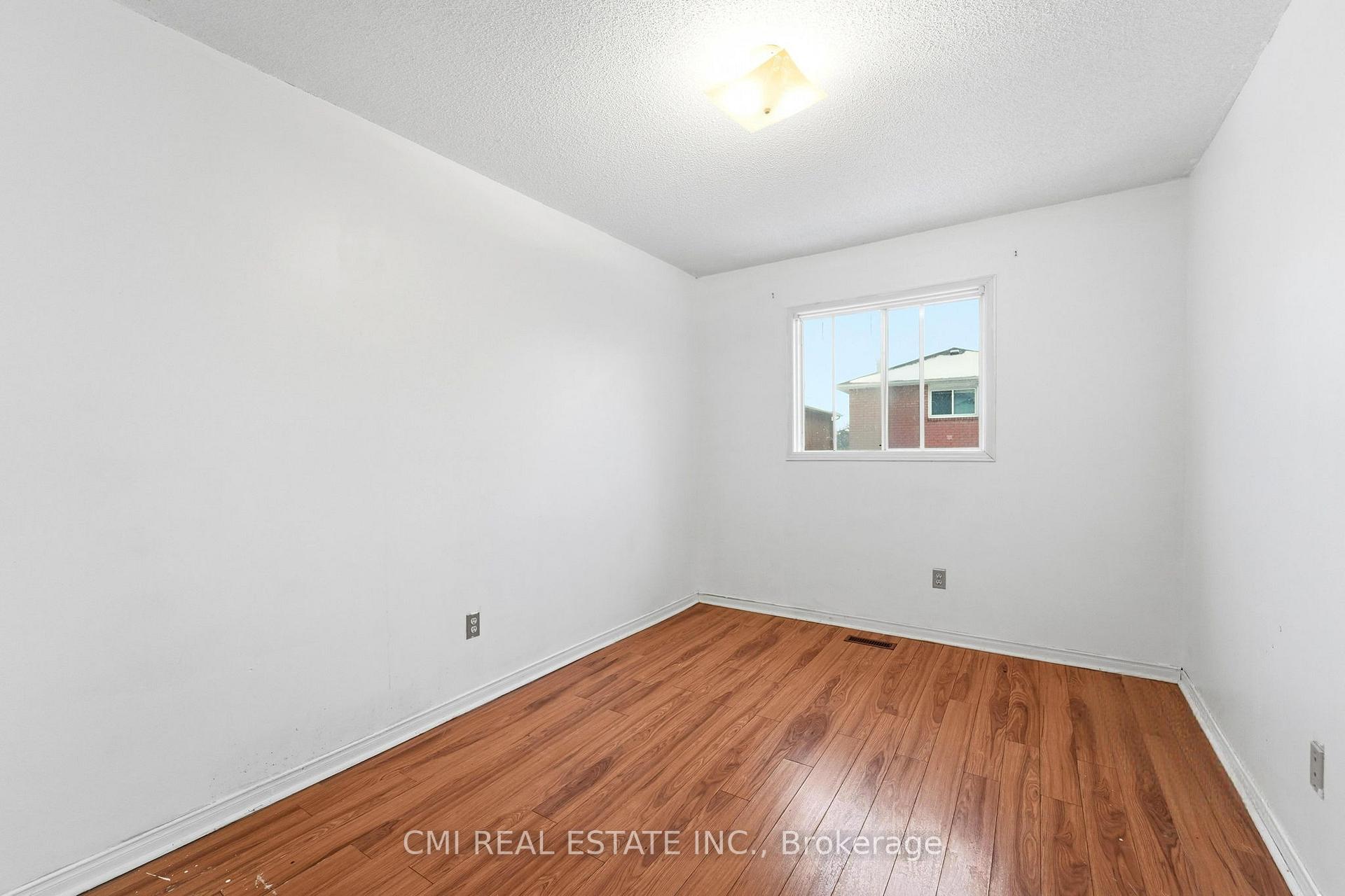 Photo 35 of 128 Toba Crescent, Brampton, Heart Lake East — HOMEH