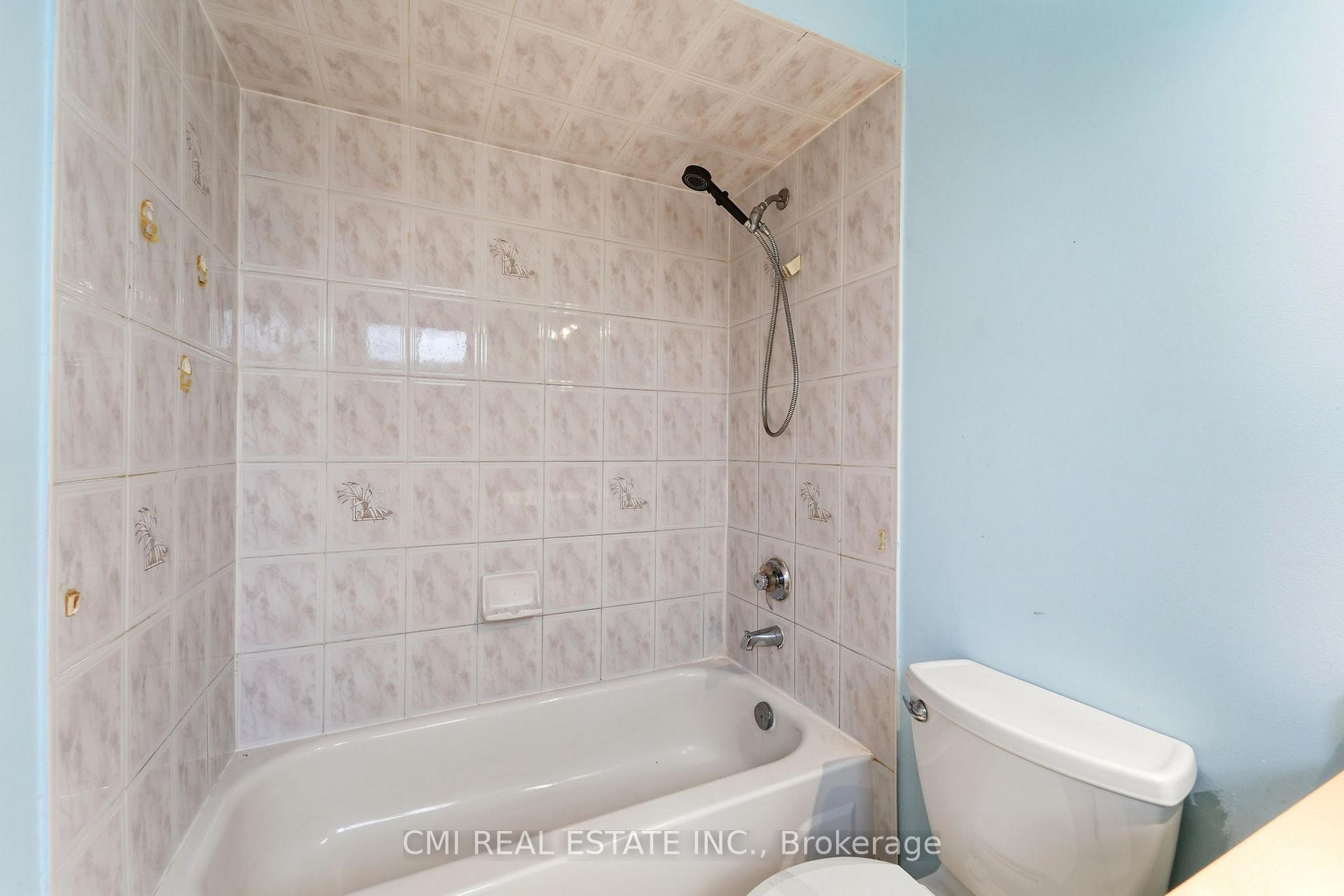 Photo 59 of 128 Toba Crescent, Brampton, Heart Lake East — HOMEH