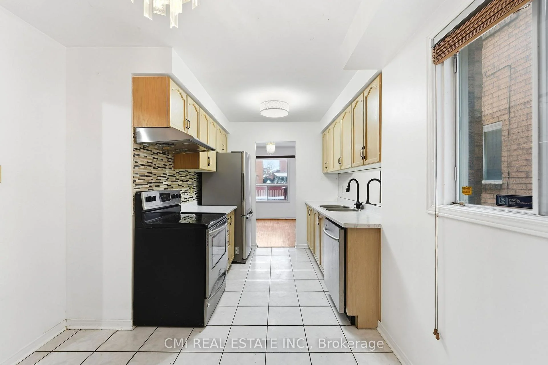 Photo 20 of 128 Toba Crescent, Brampton, Heart Lake East — HOMEH